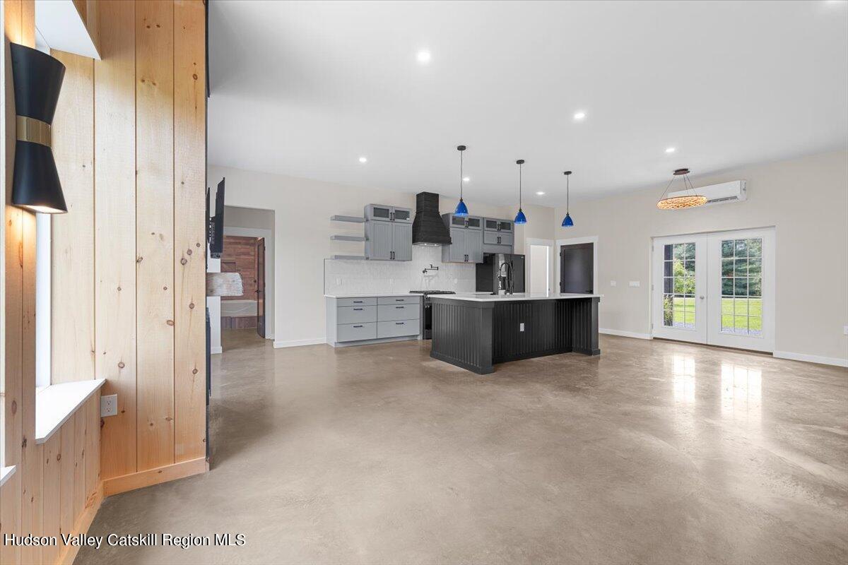 88 Piazza Road