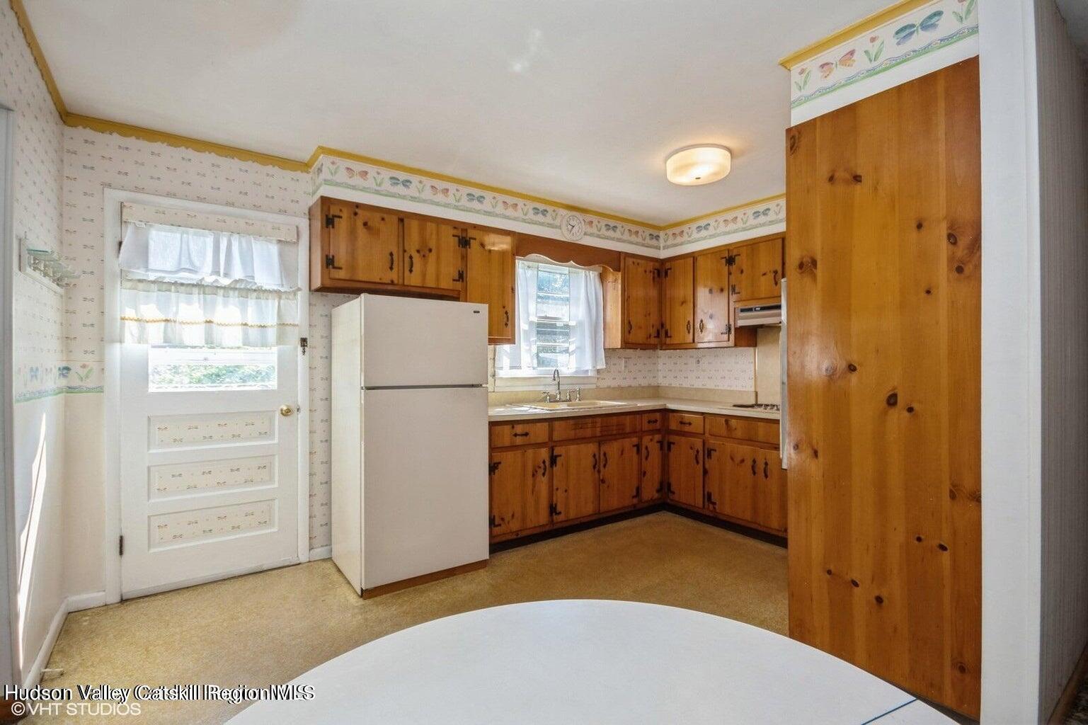 18 Spring Lake Drive
