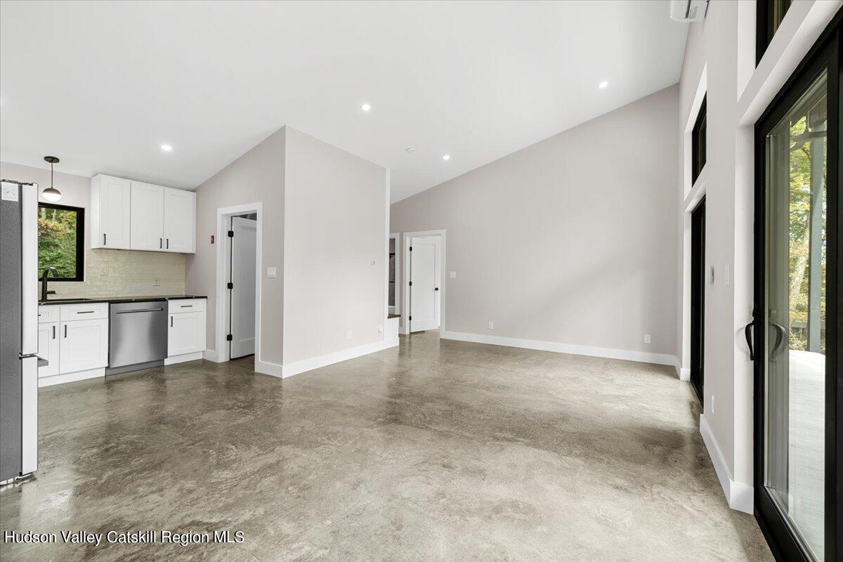 18 Vandemark Road