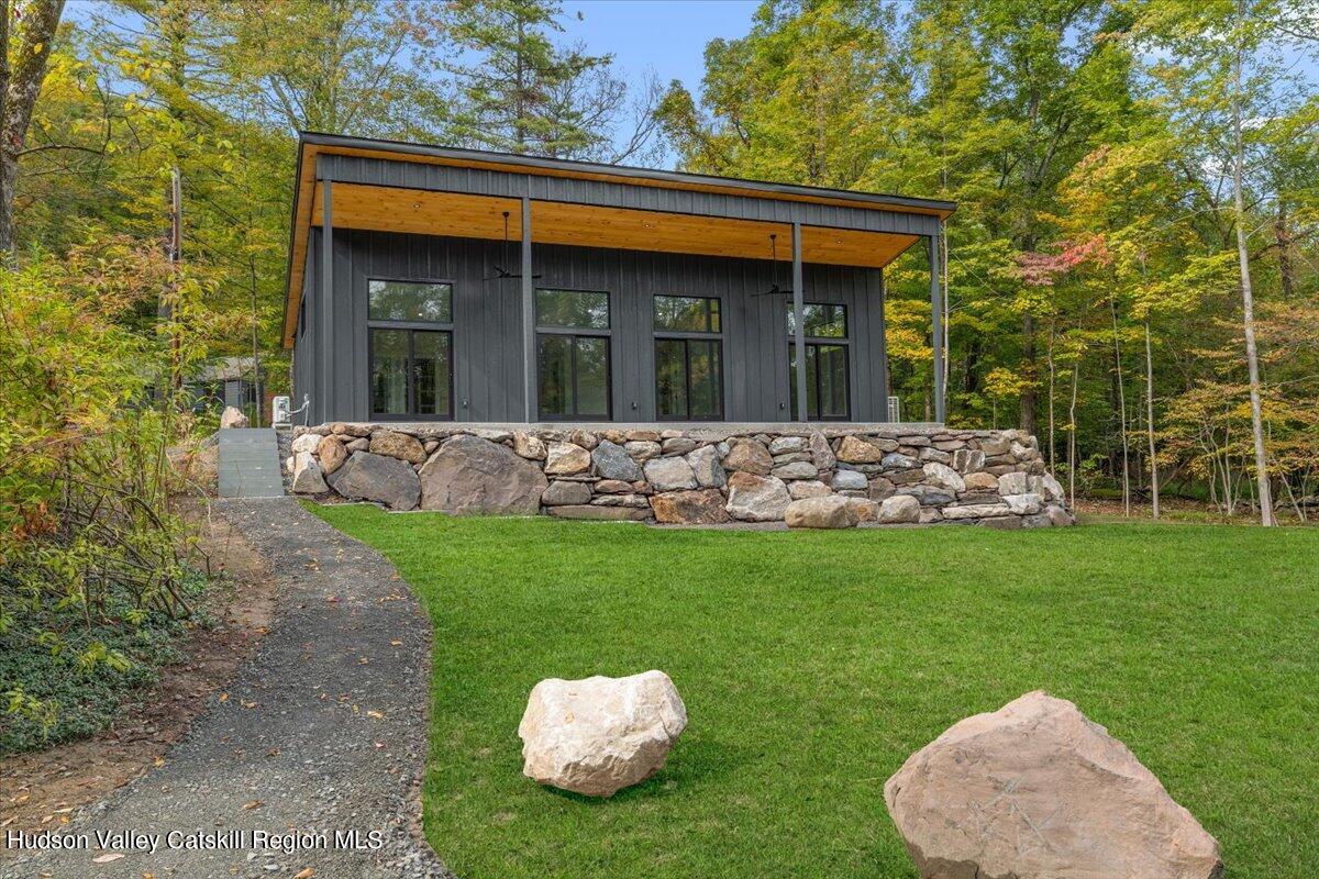 18 Vandemark Road