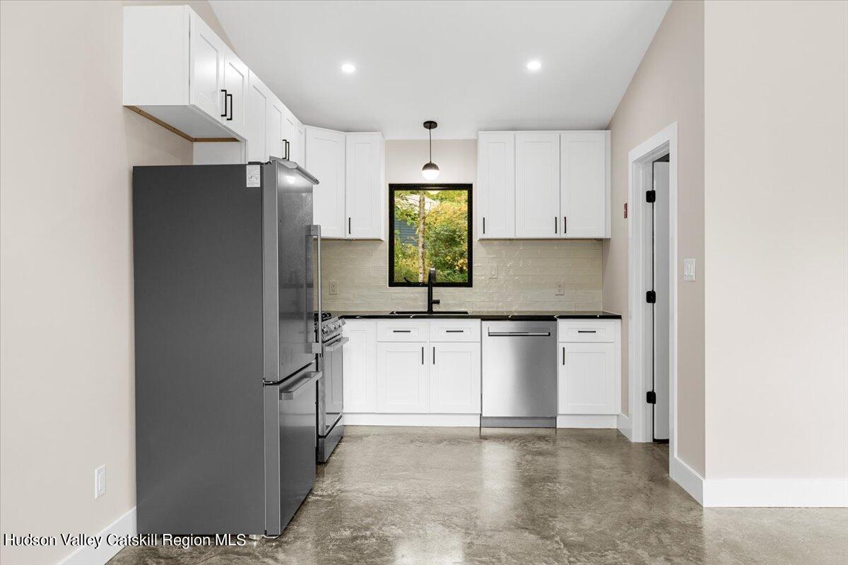 18 Vandemark Road