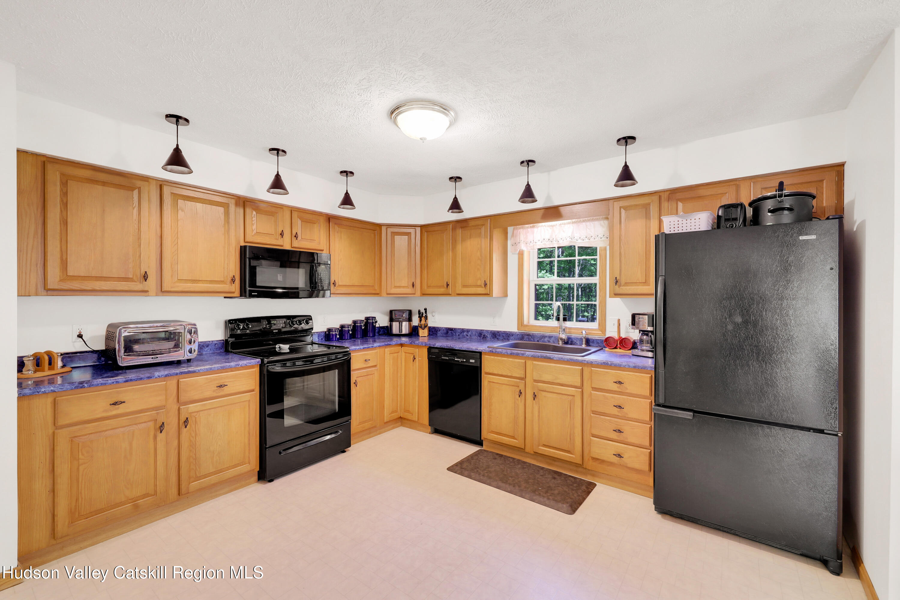 78 Duck Pond Rd