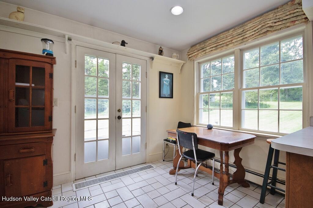 2586 Lucas Turnpike