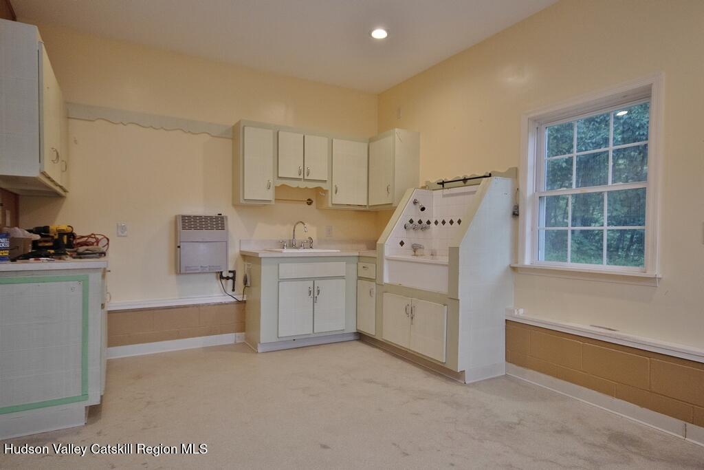 2586 Lucas Turnpike