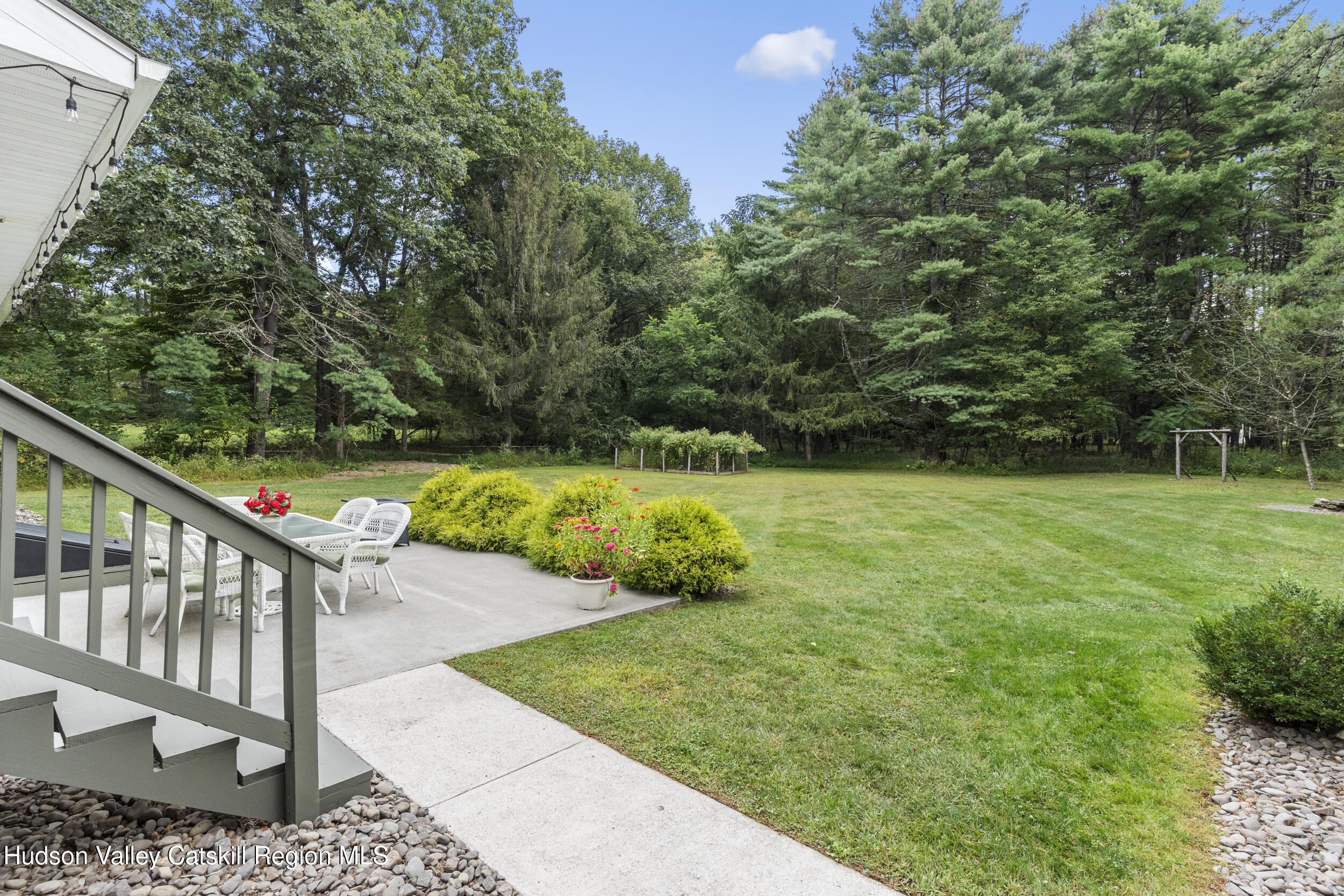 222 Queens Hwy Highway