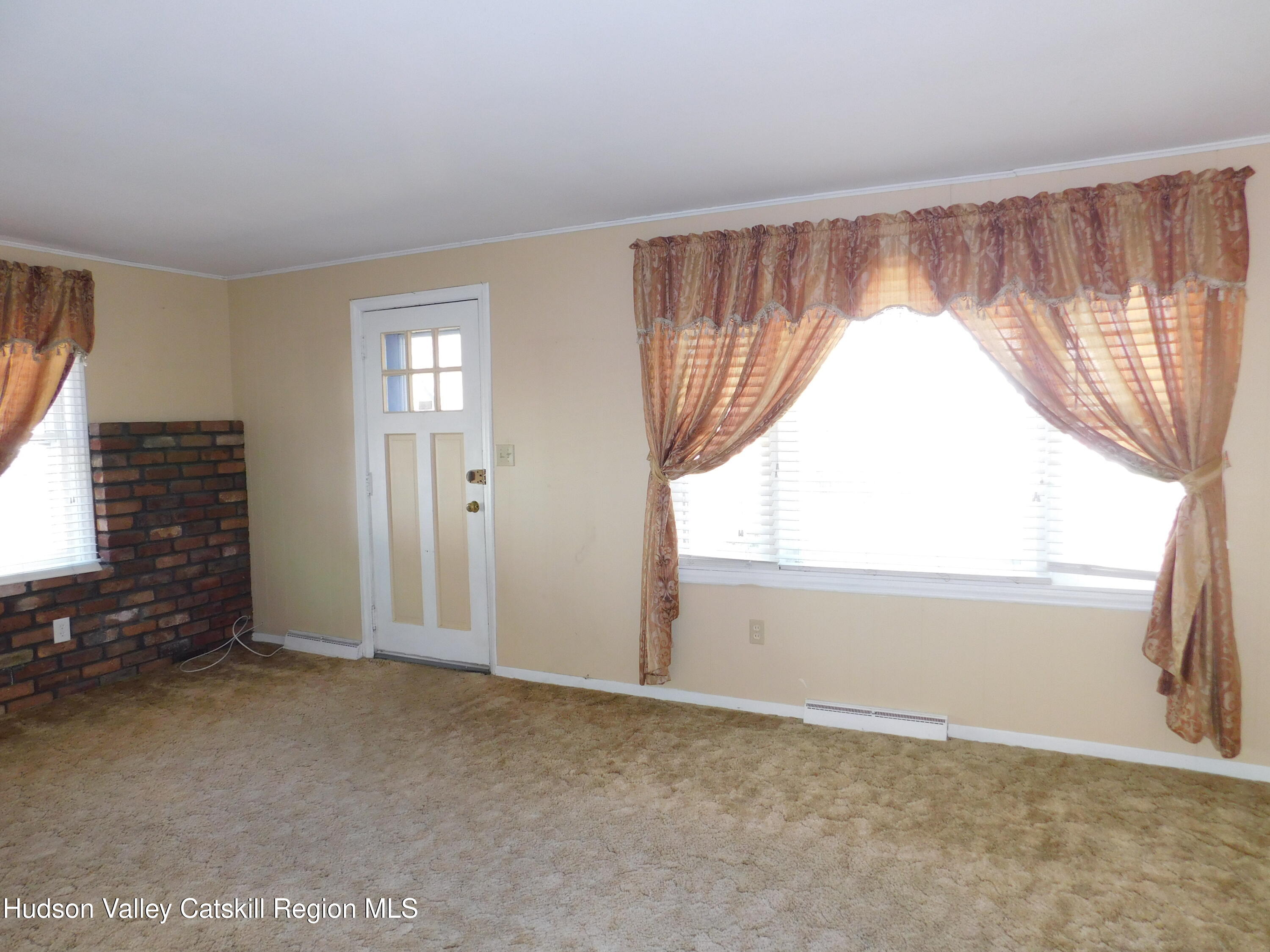 15 Dewitt St
