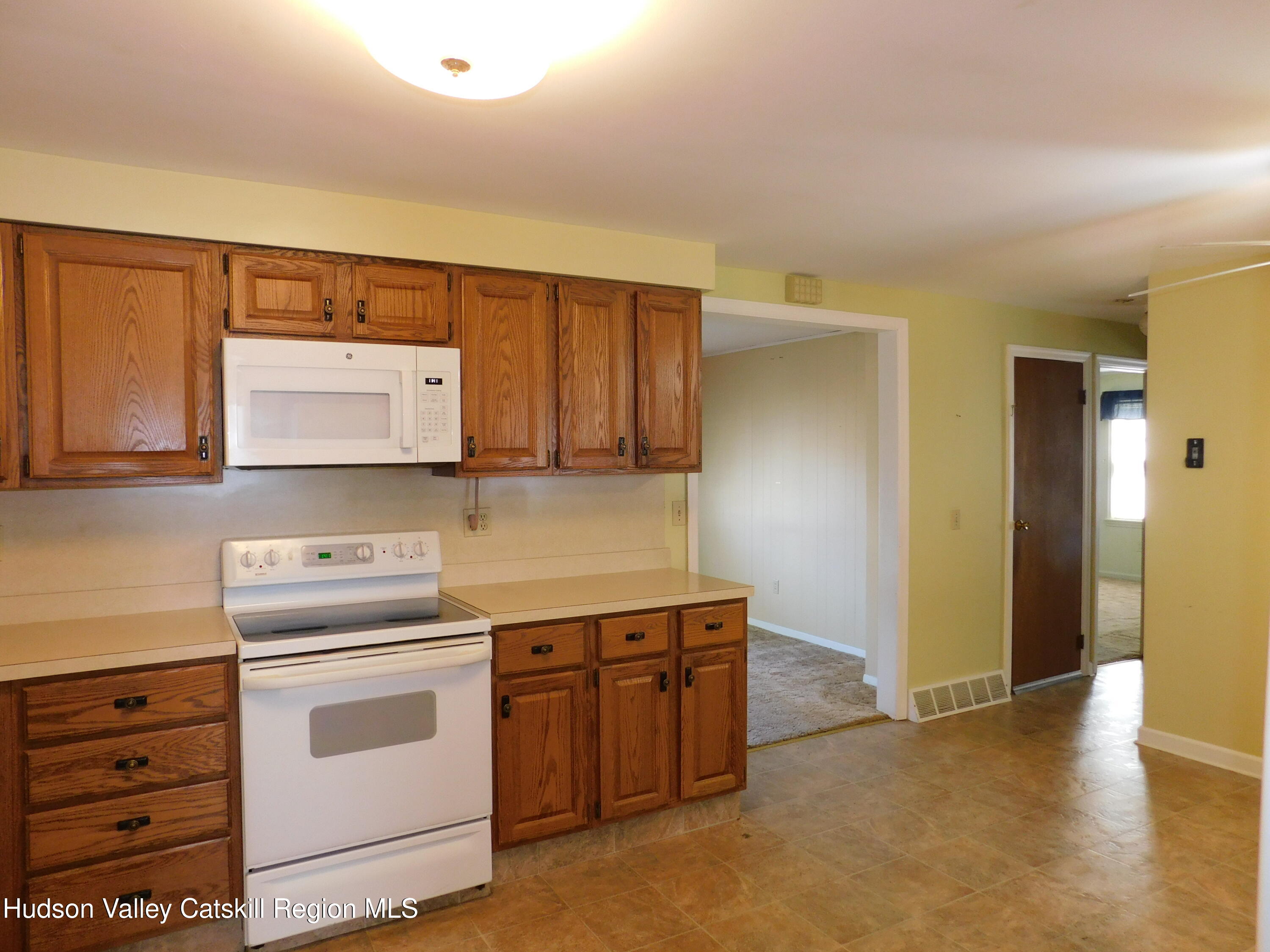 15 Dewitt St