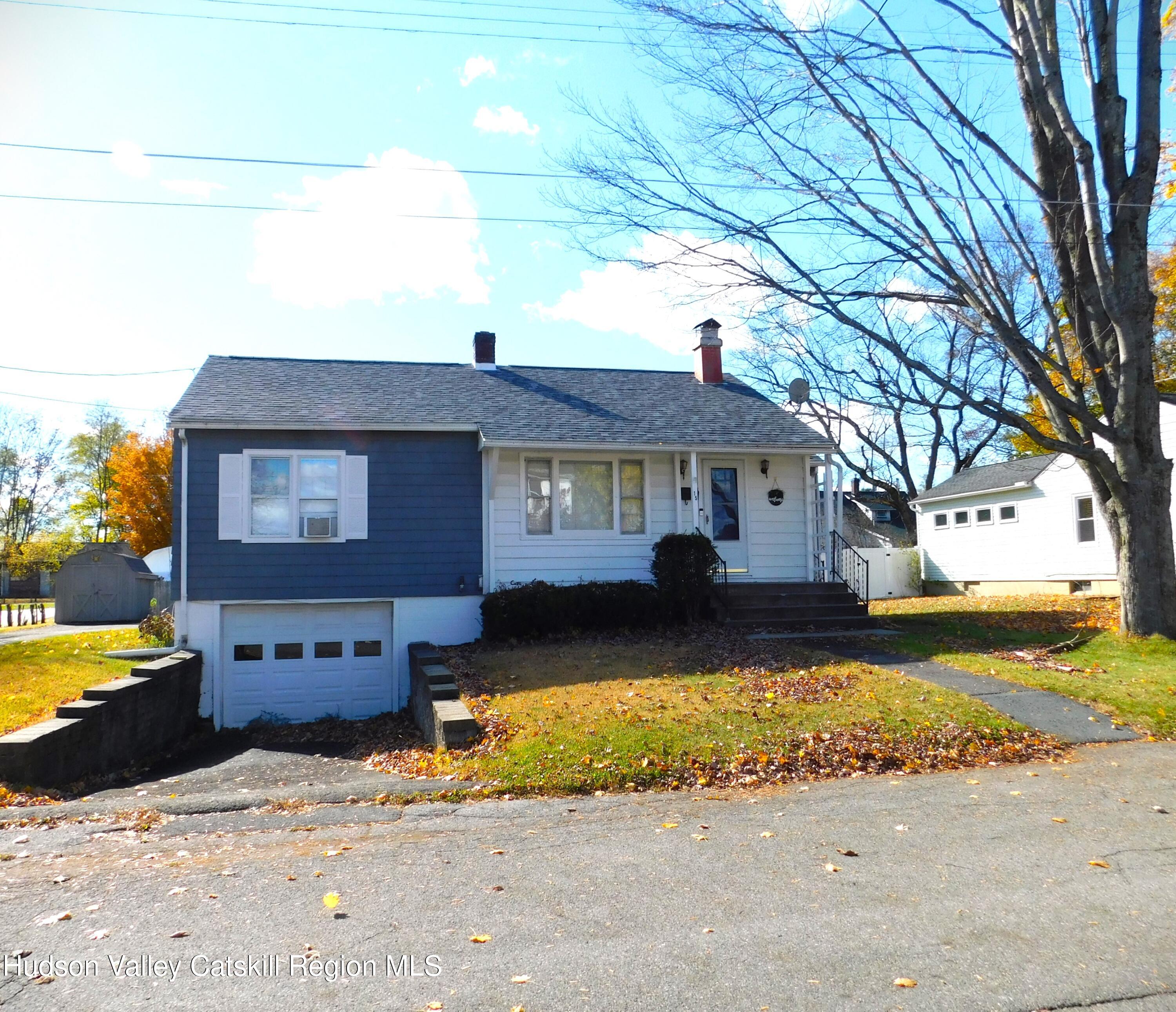 15 Dewitt St