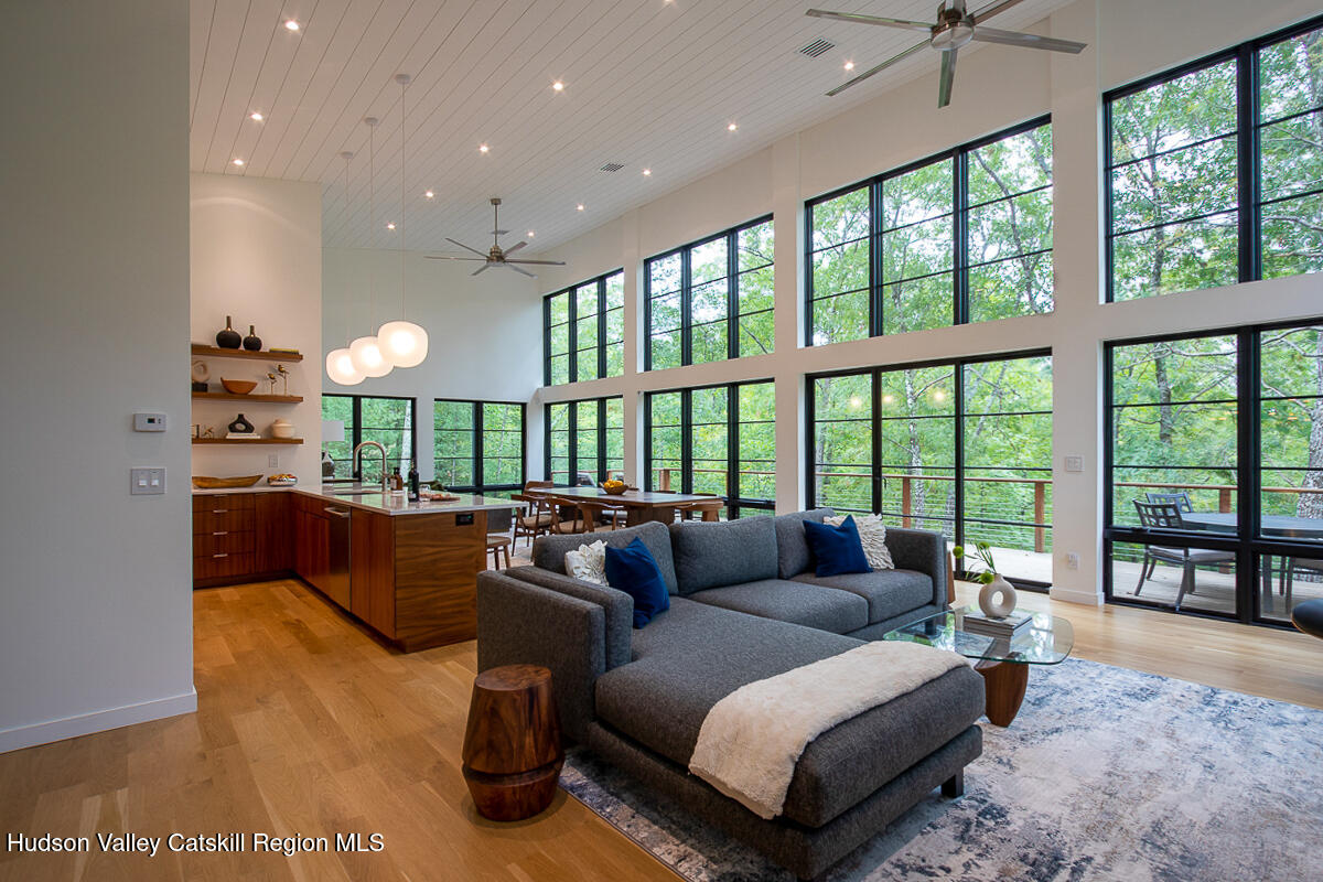 10 Hidden Mountain Lane