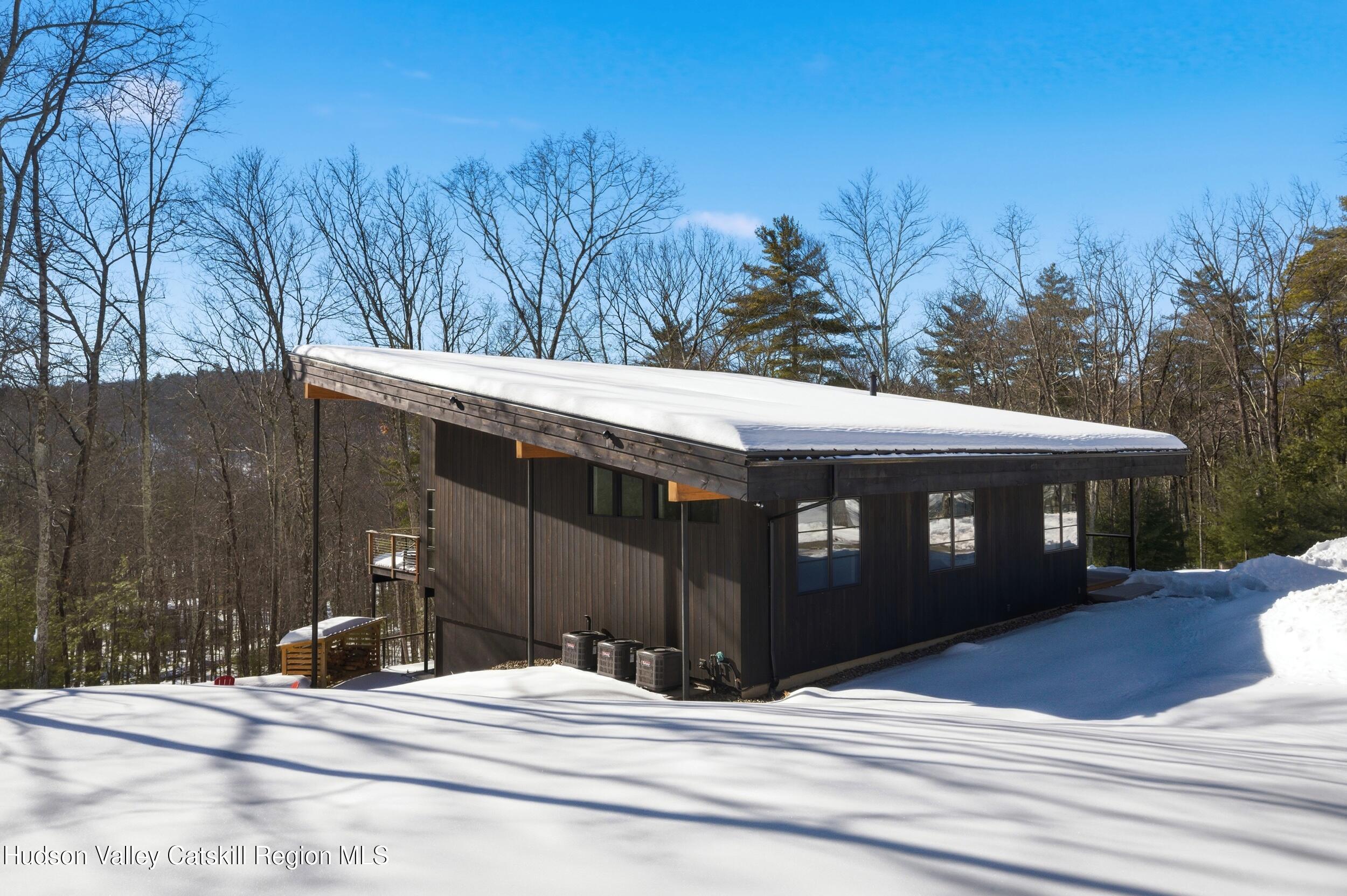 10 Hidden Mountain Lane