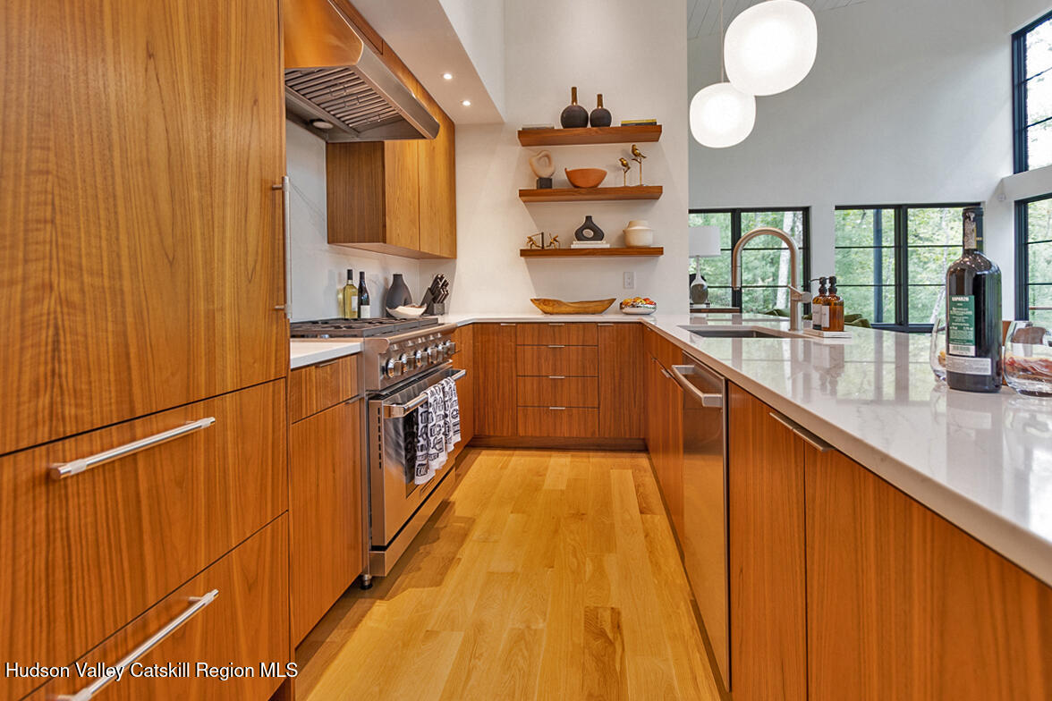 10 Hidden Mountain Lane