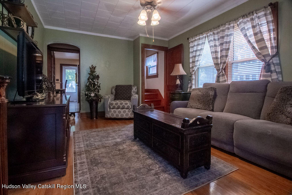 1 Carnation Avenue