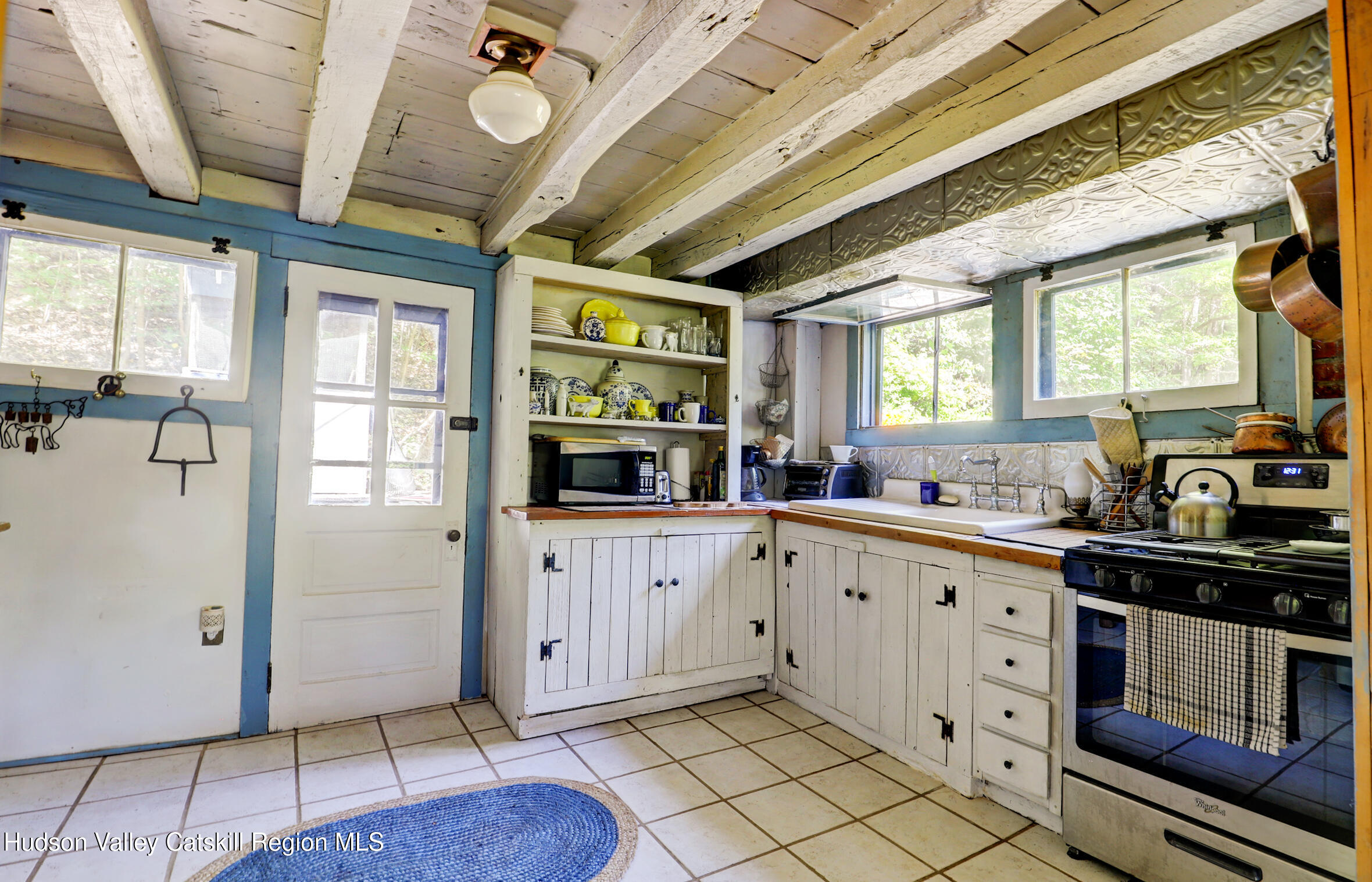 560 W Saugerties Road