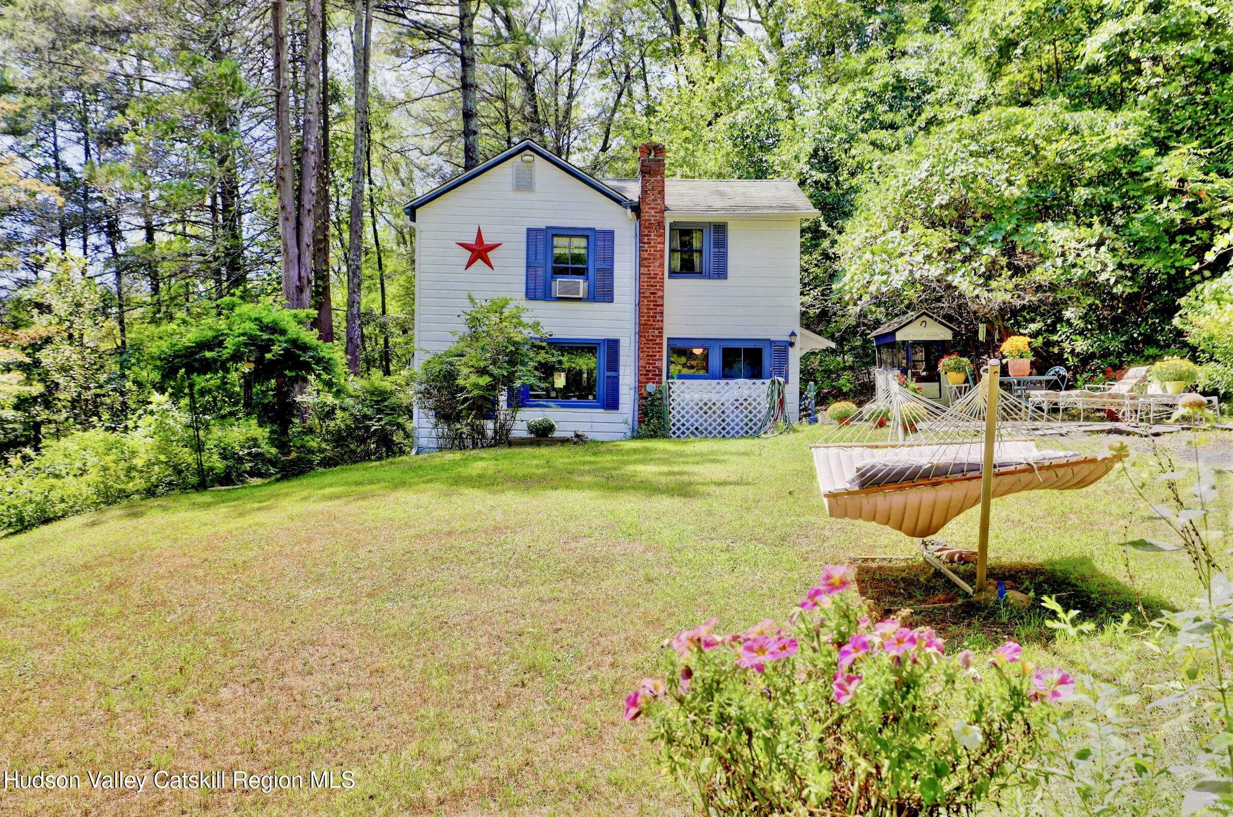 560 W Saugerties Road