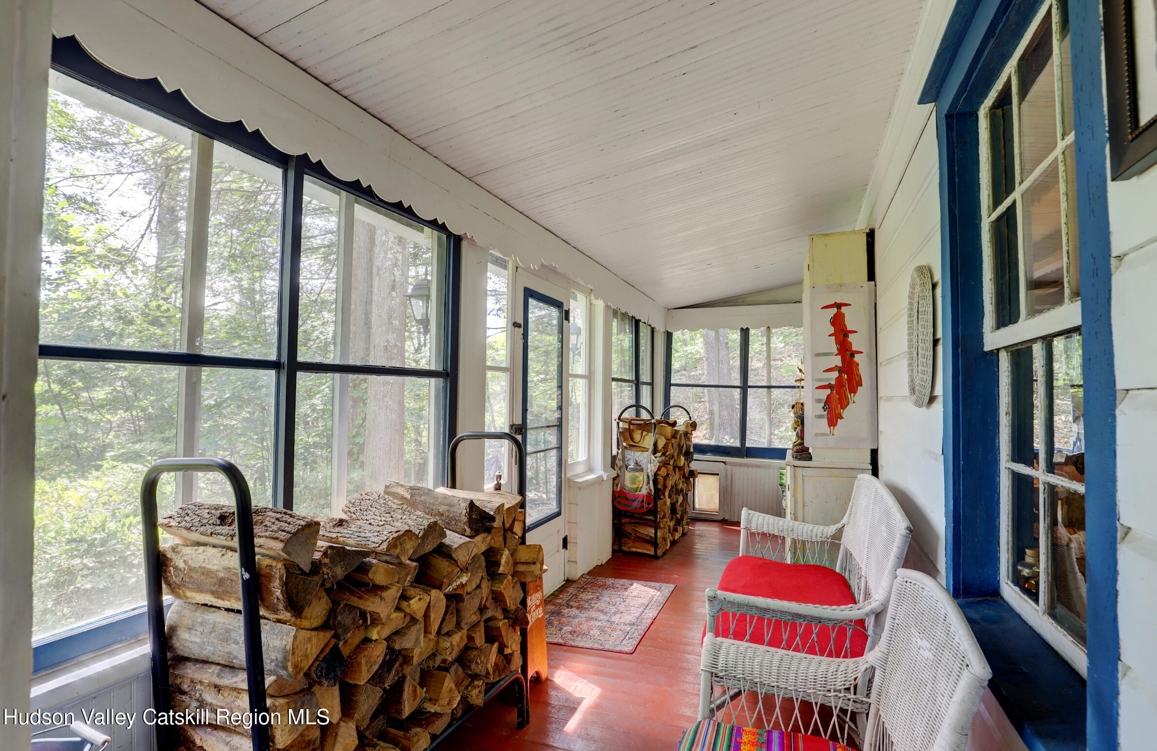 560 W Saugerties Road