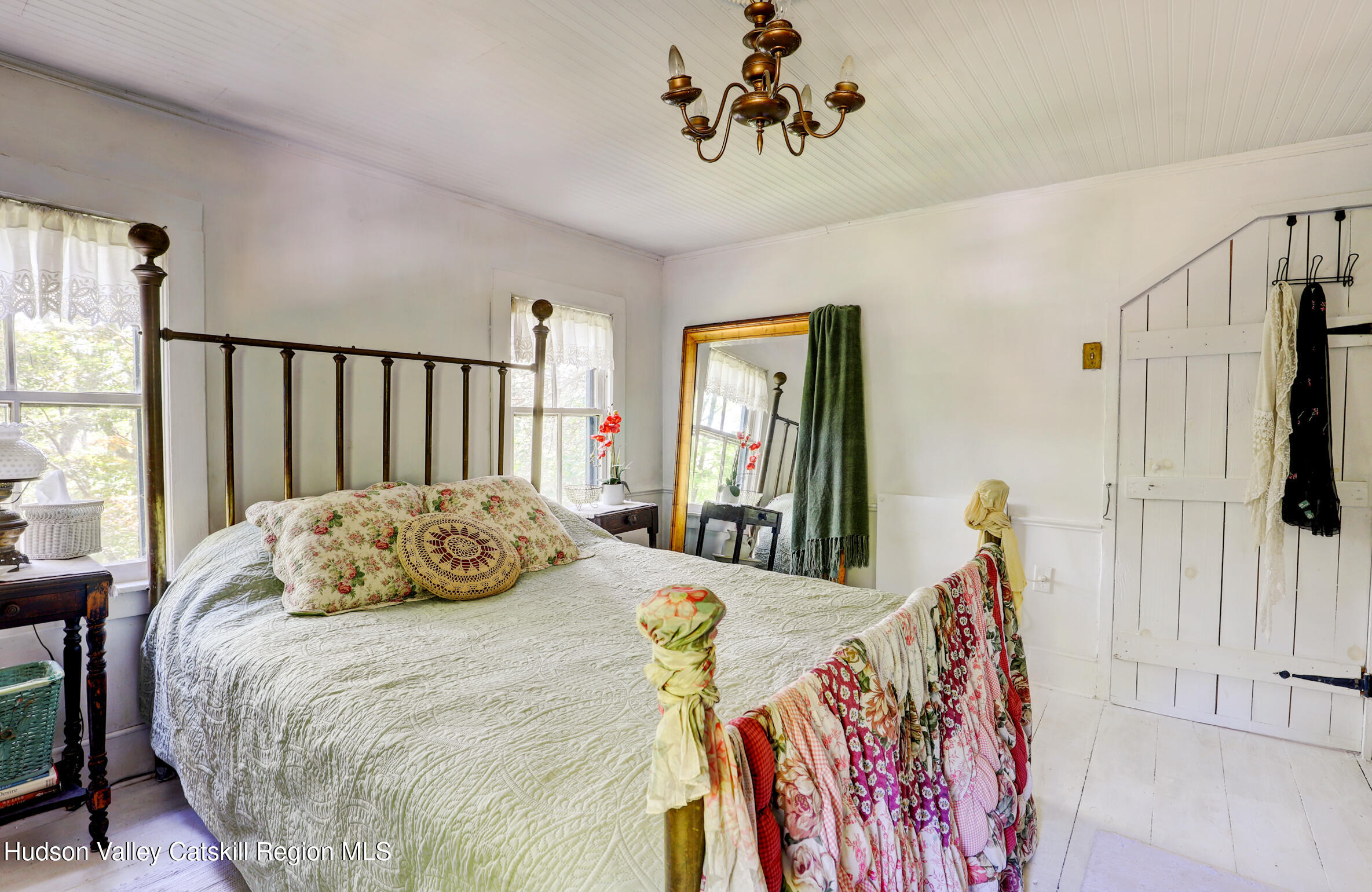 560 W Saugerties Road