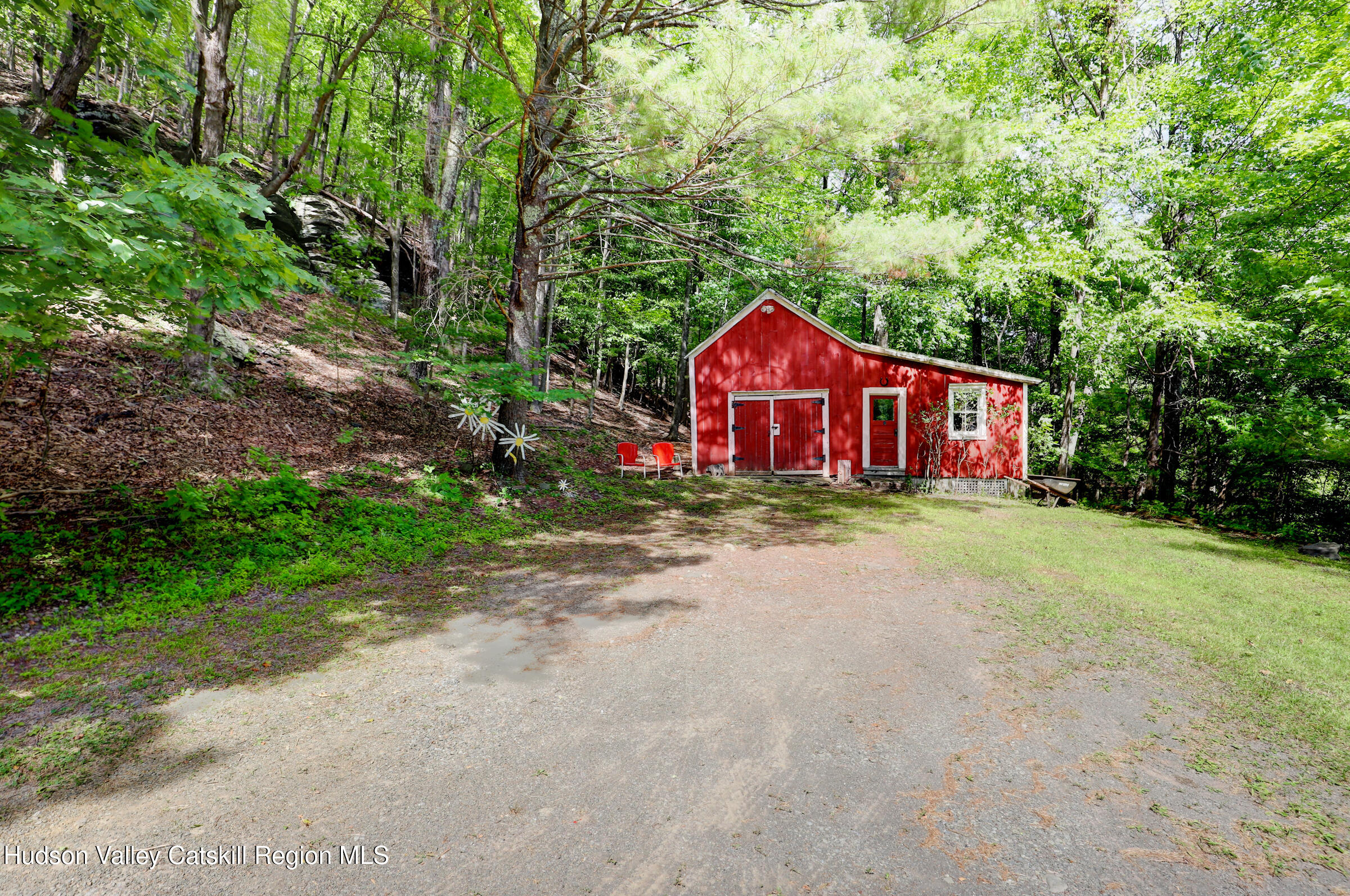 560 W Saugerties Road