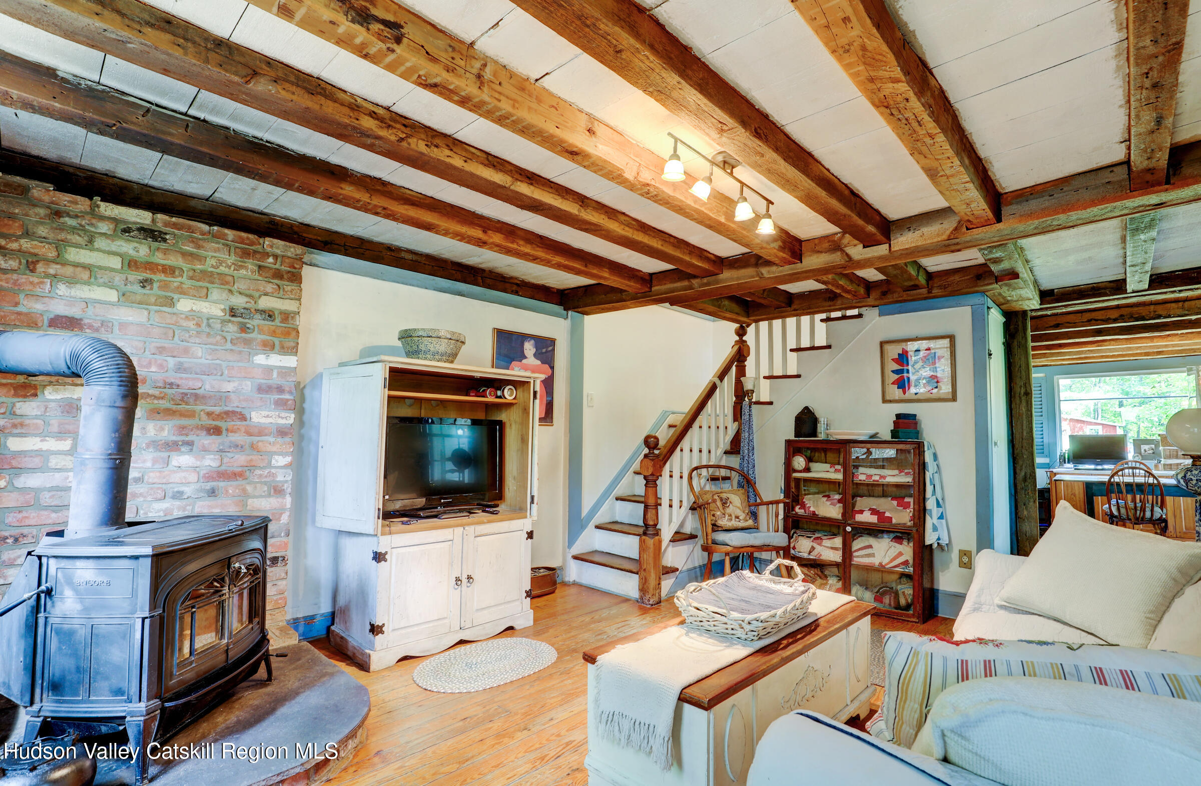 560 W Saugerties Road