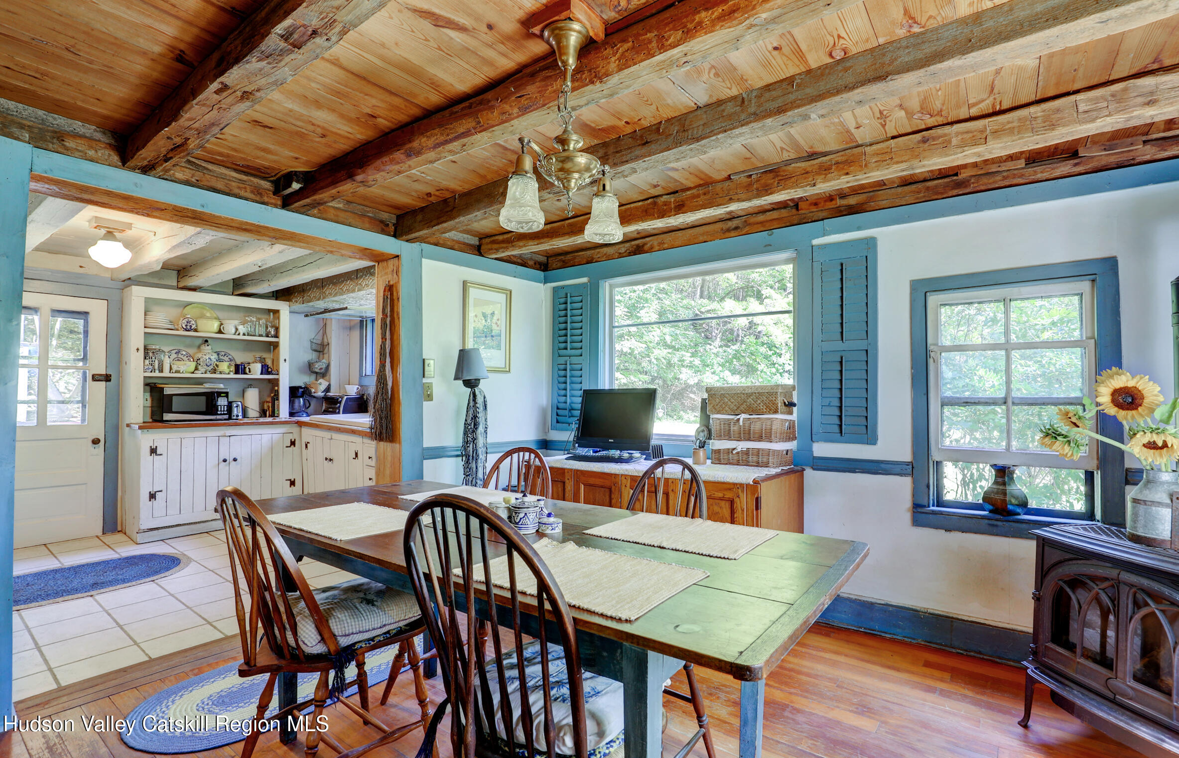 560 W Saugerties Road