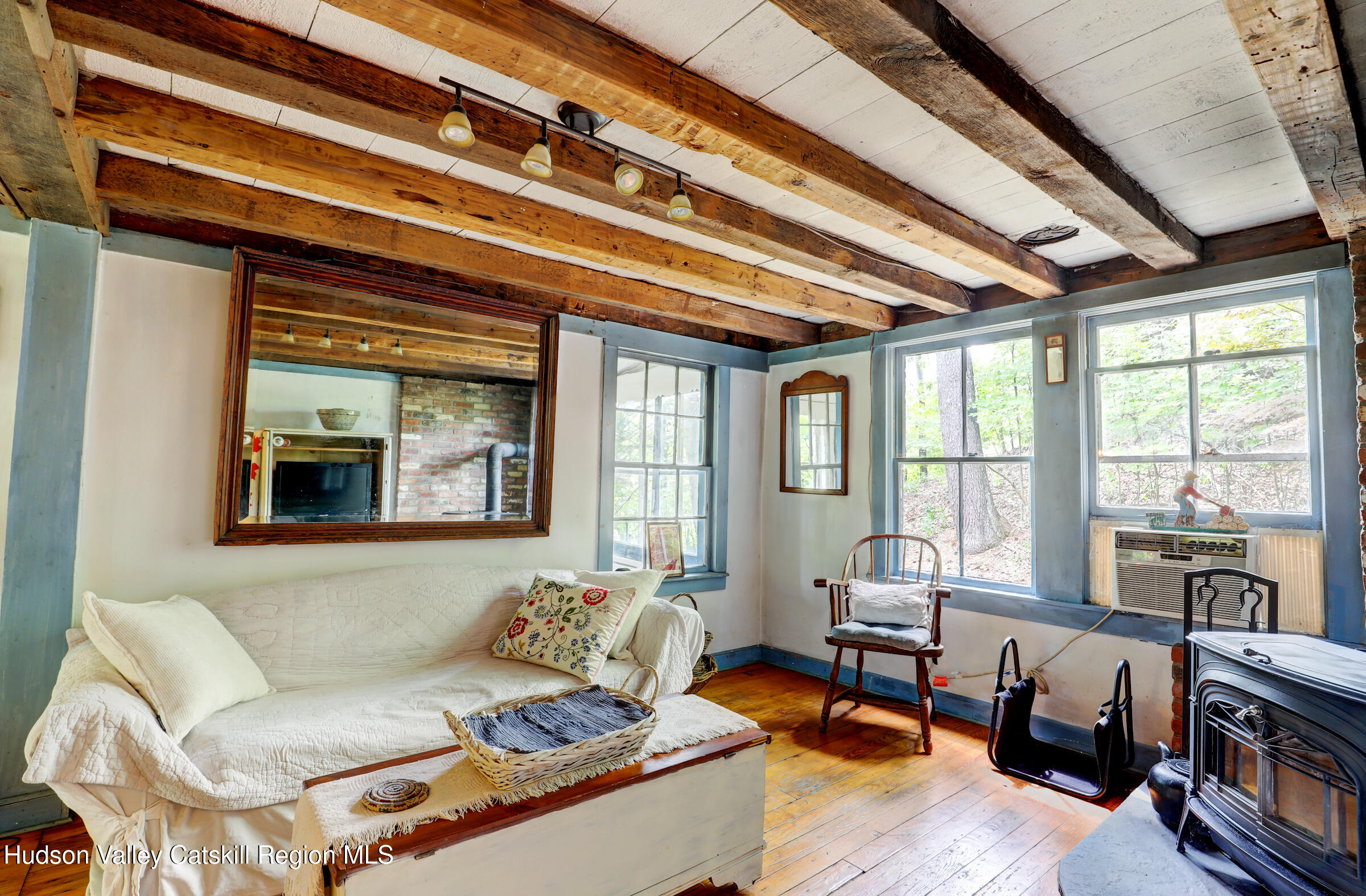 560 W Saugerties Road
