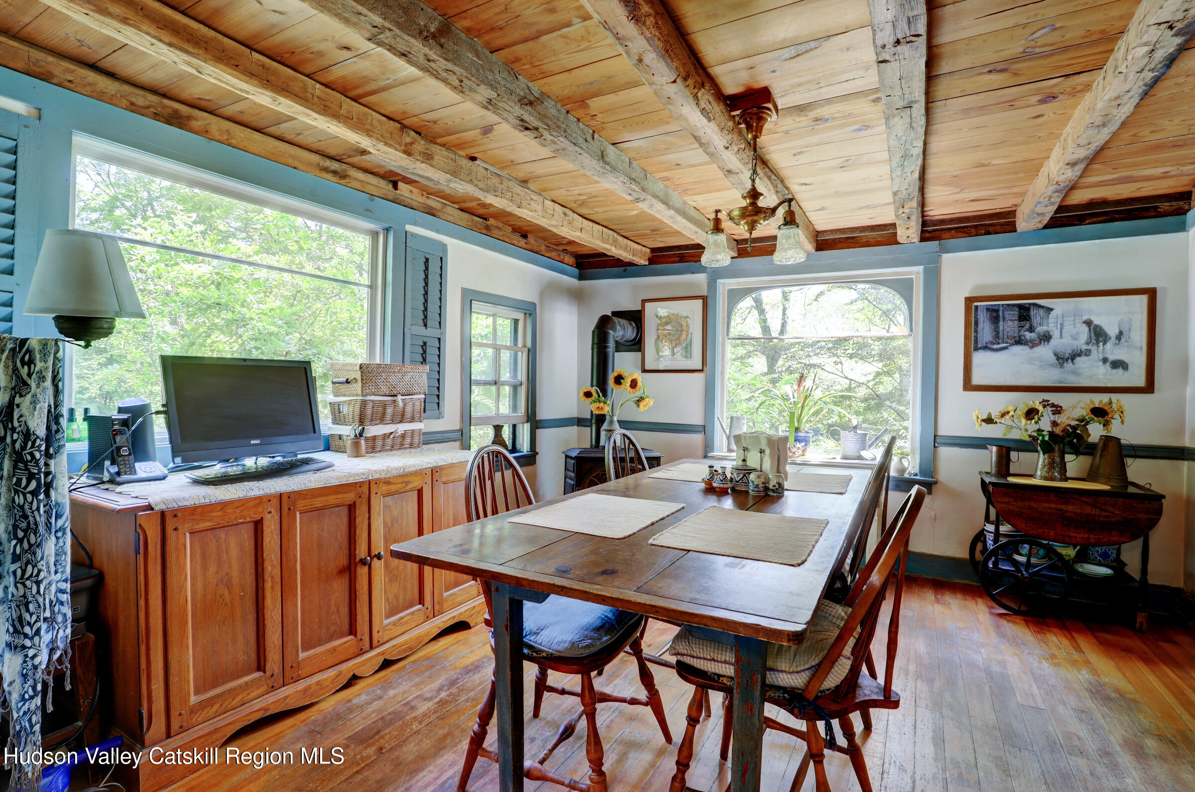 560 W Saugerties Road