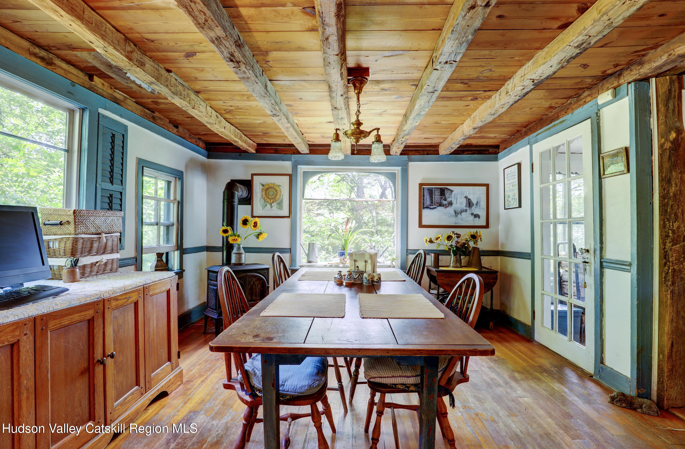 560 W Saugerties Road