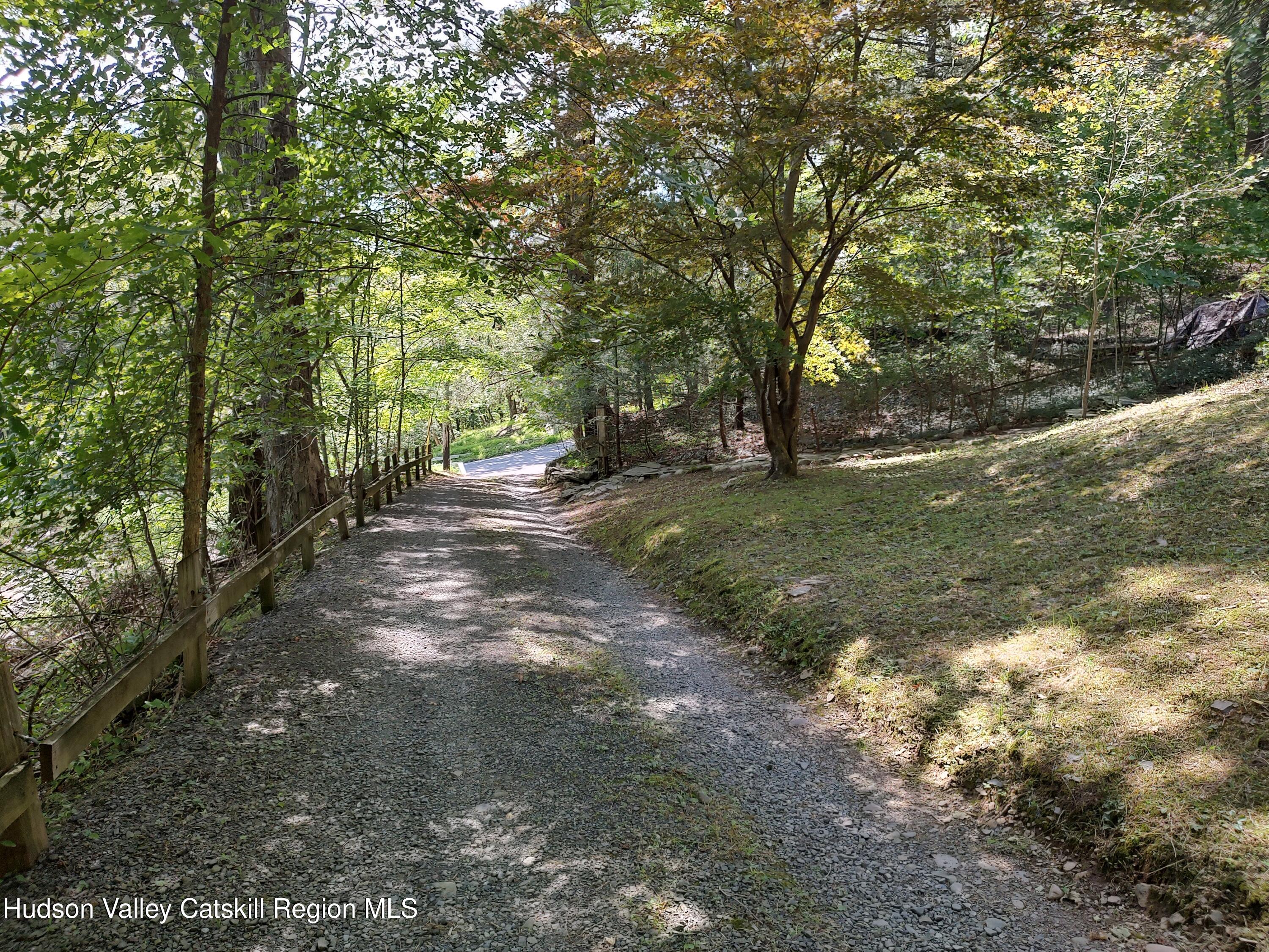 560 W Saugerties Road