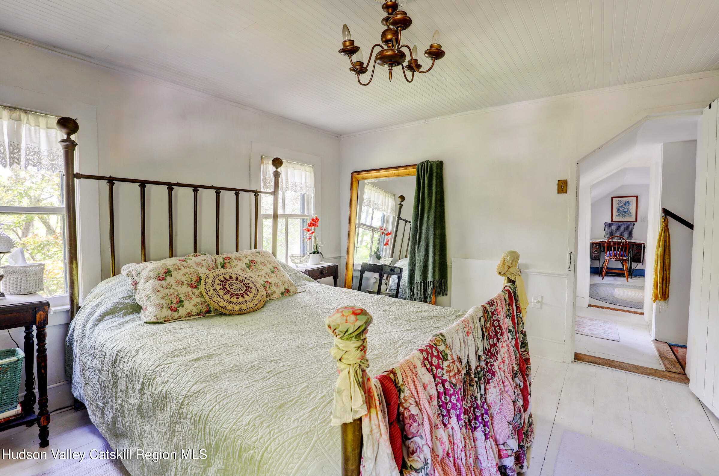 560 W Saugerties Road