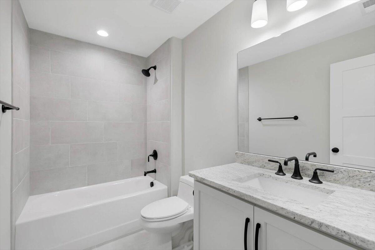 9885 Trestle Circle, 47