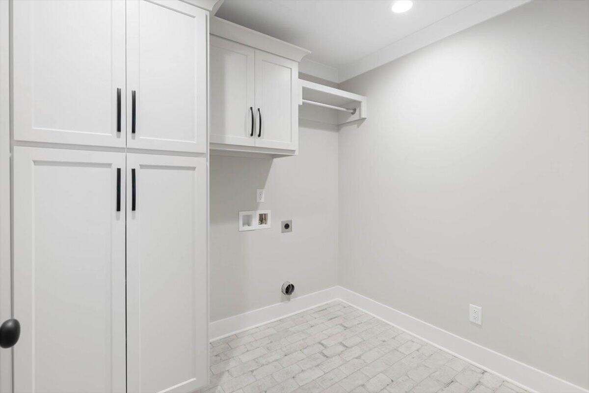 9885 Trestle Circle, 47