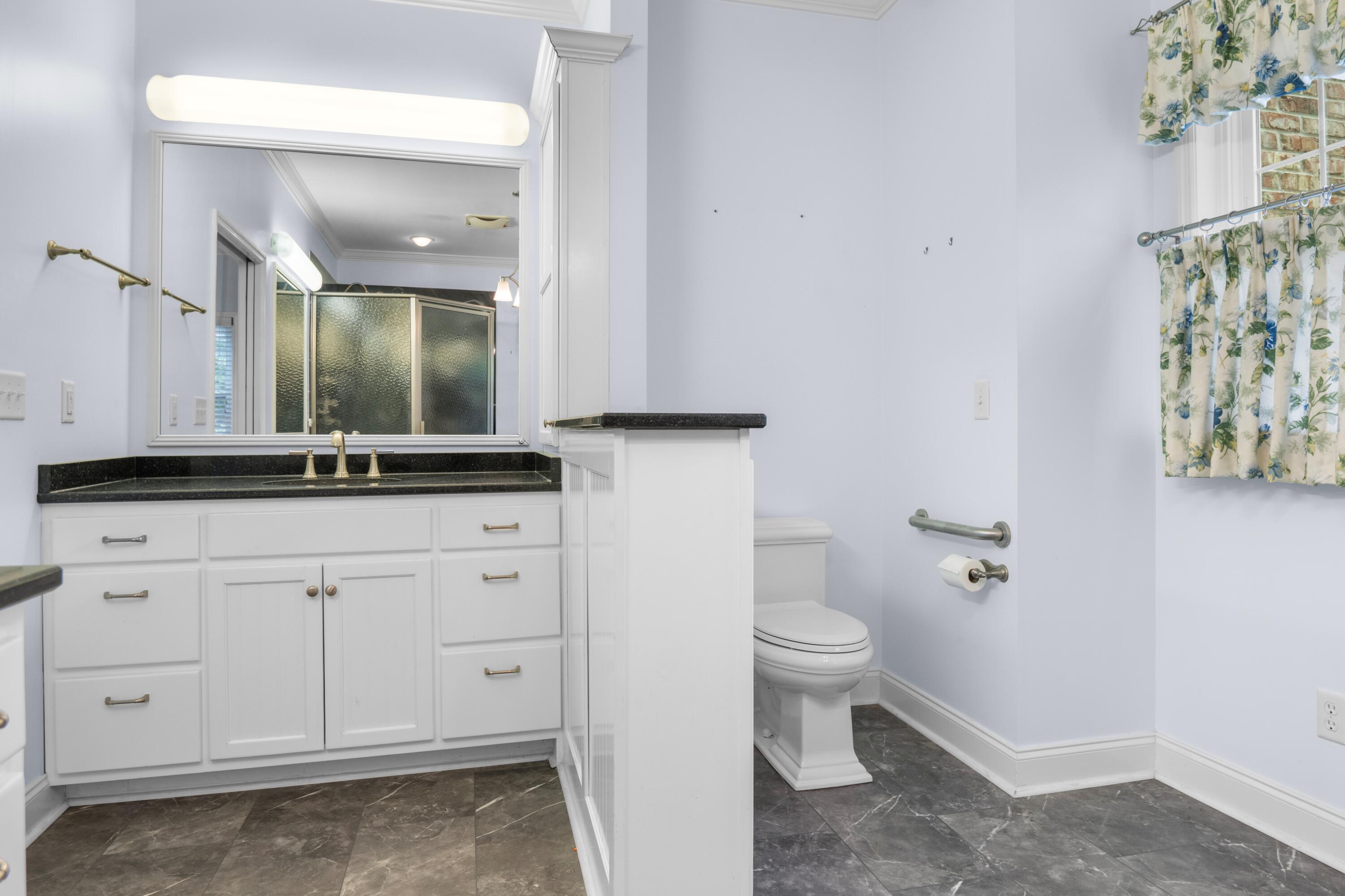 4805 Woodland Circle