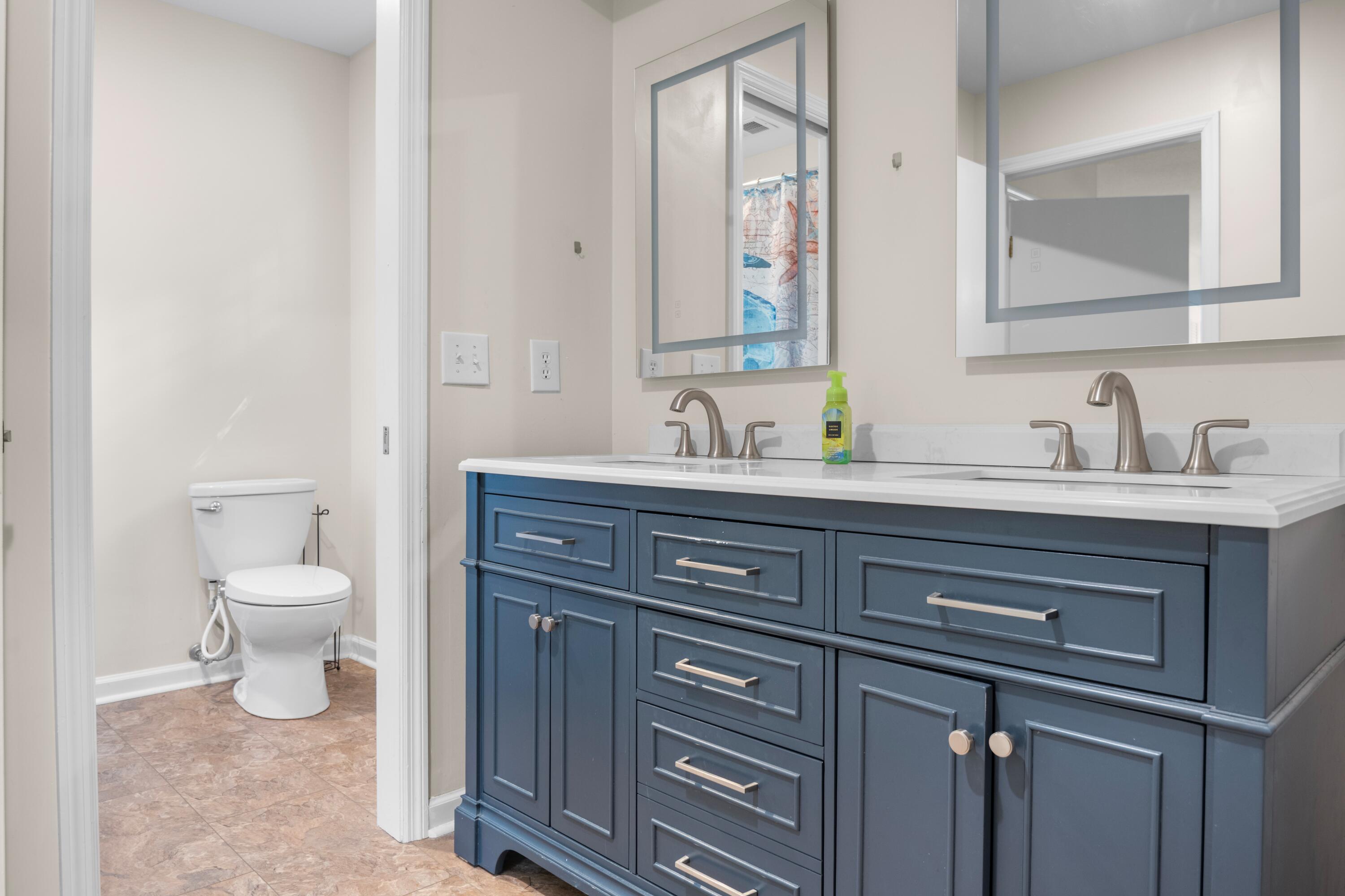 4805 Woodland Circle