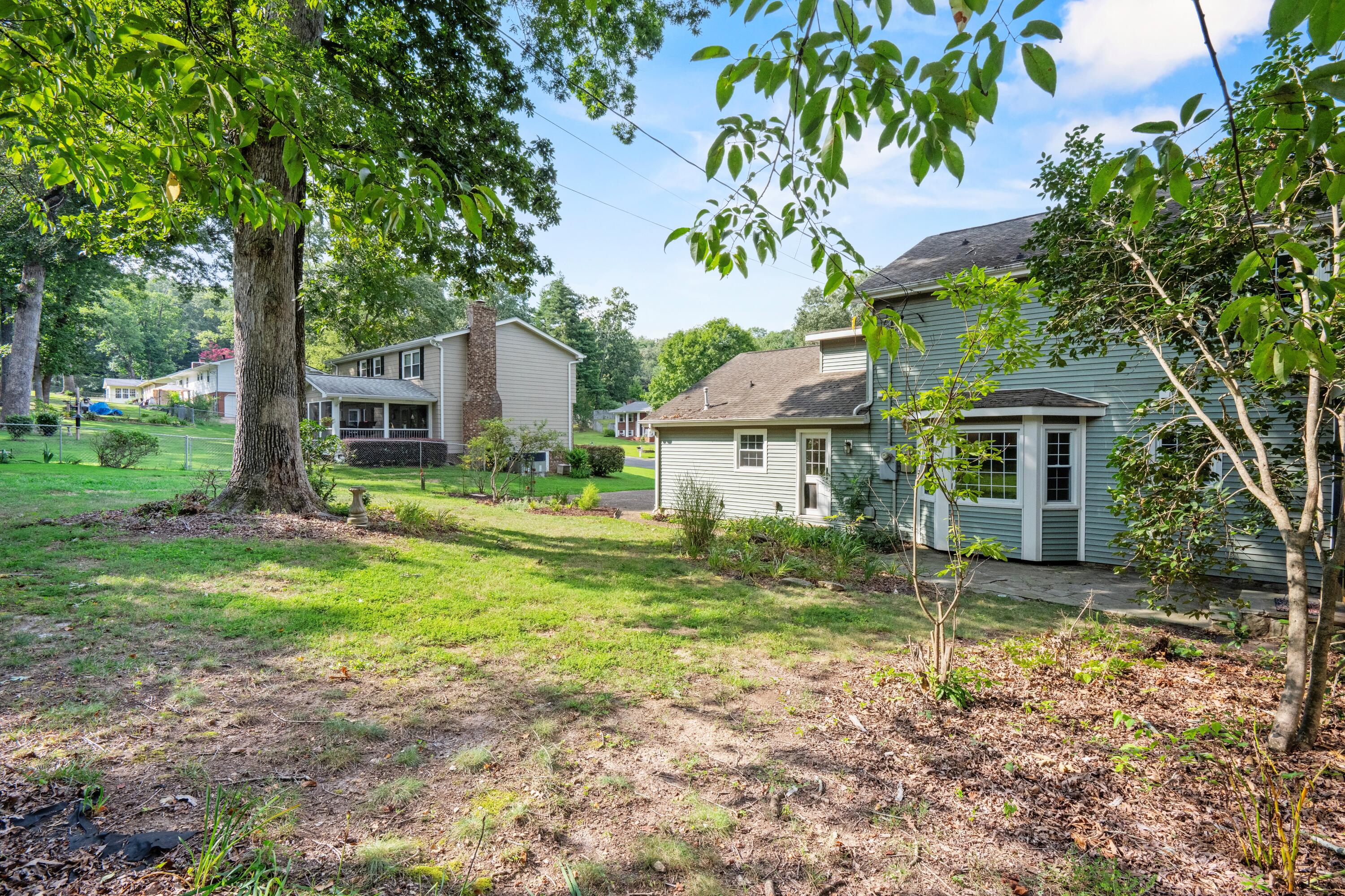 4805 Woodland Circle