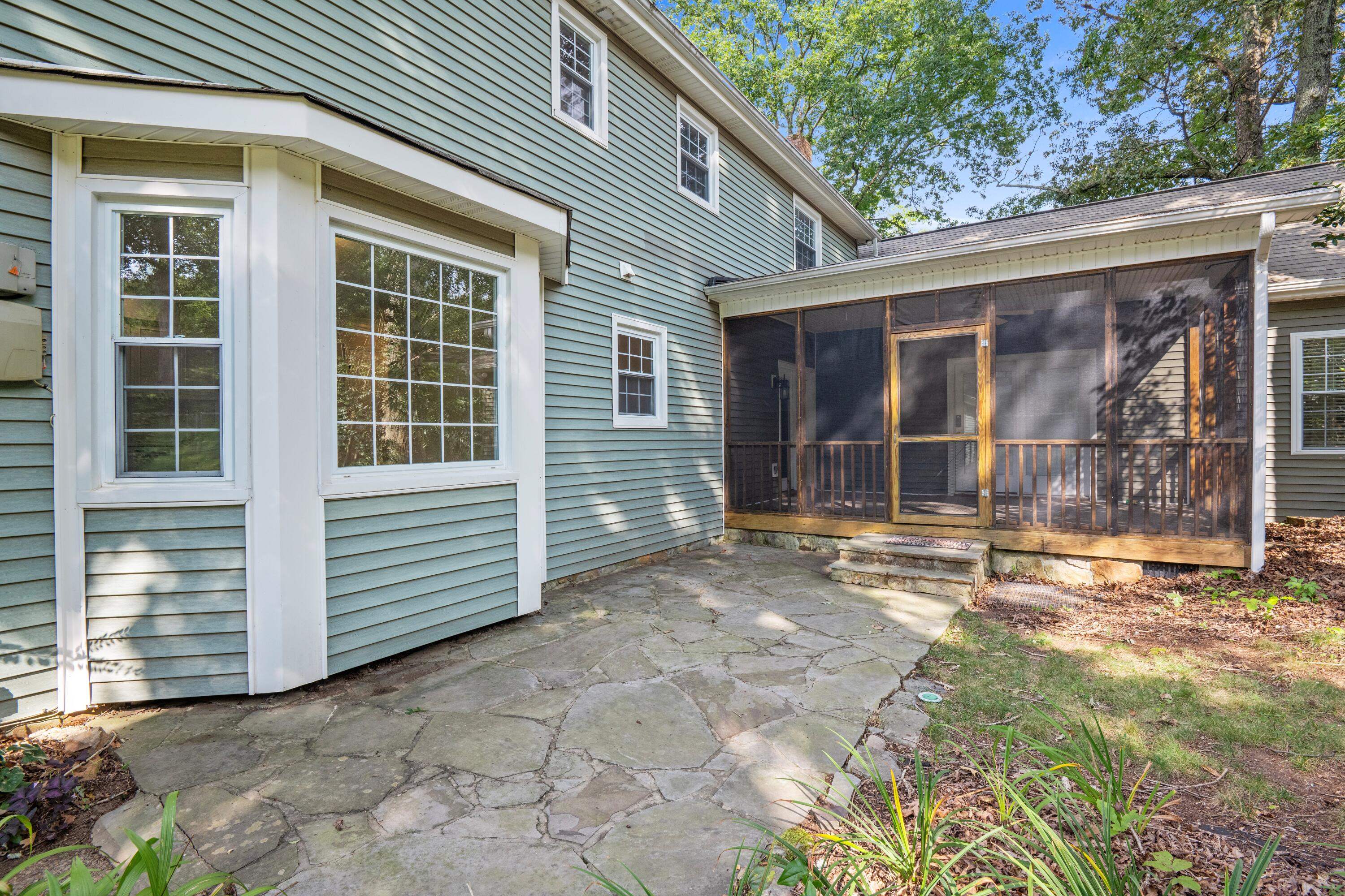 4805 Woodland Circle