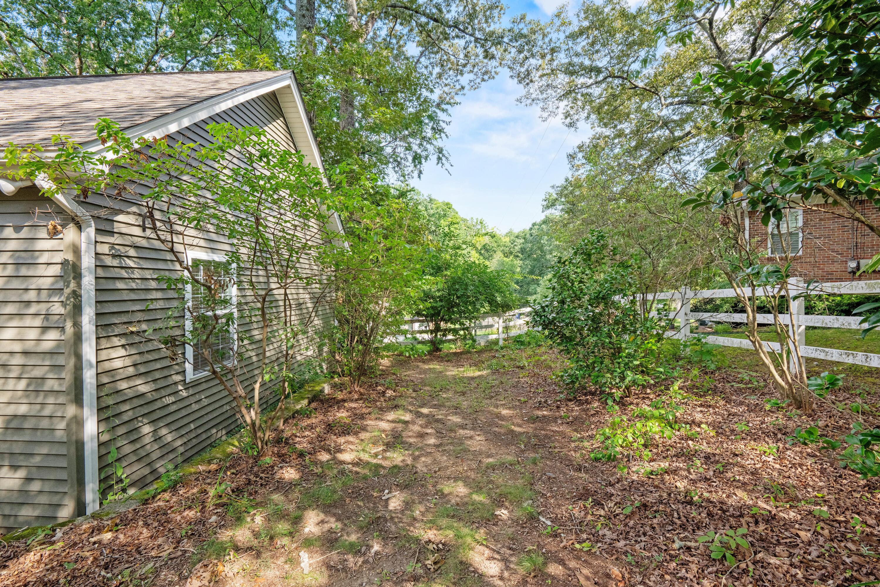 4805 Woodland Circle