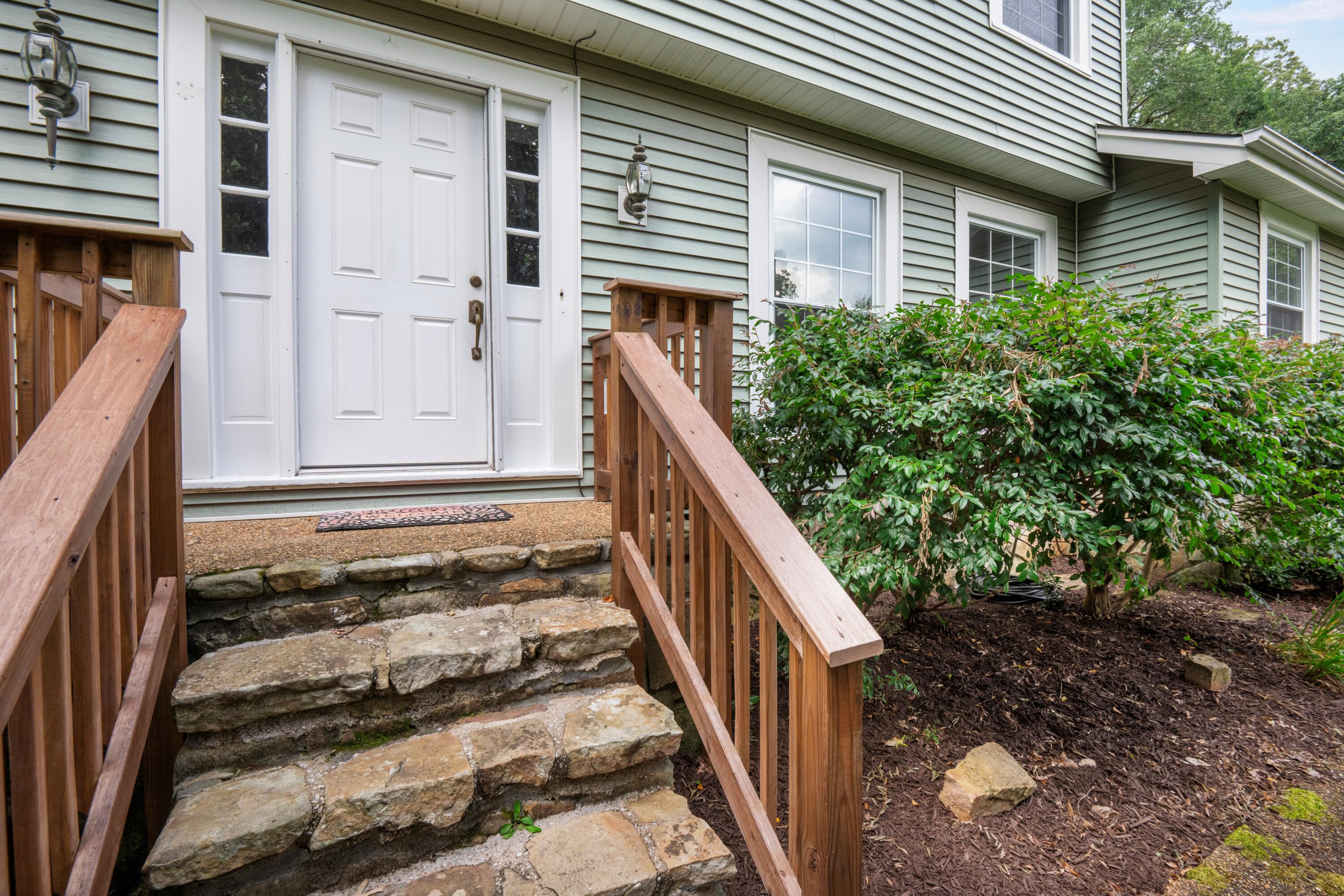 4805 Woodland Circle