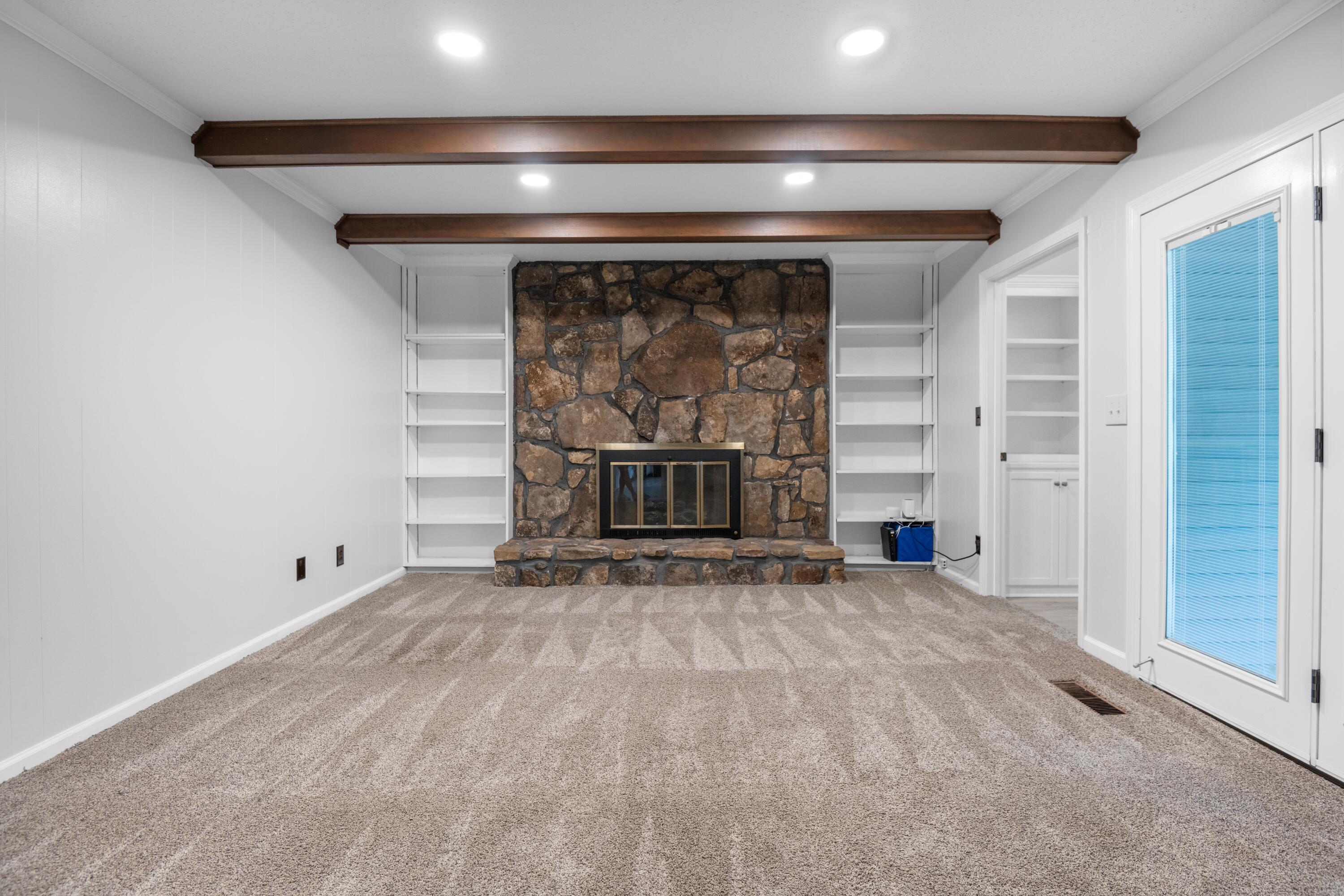 4805 Woodland Circle