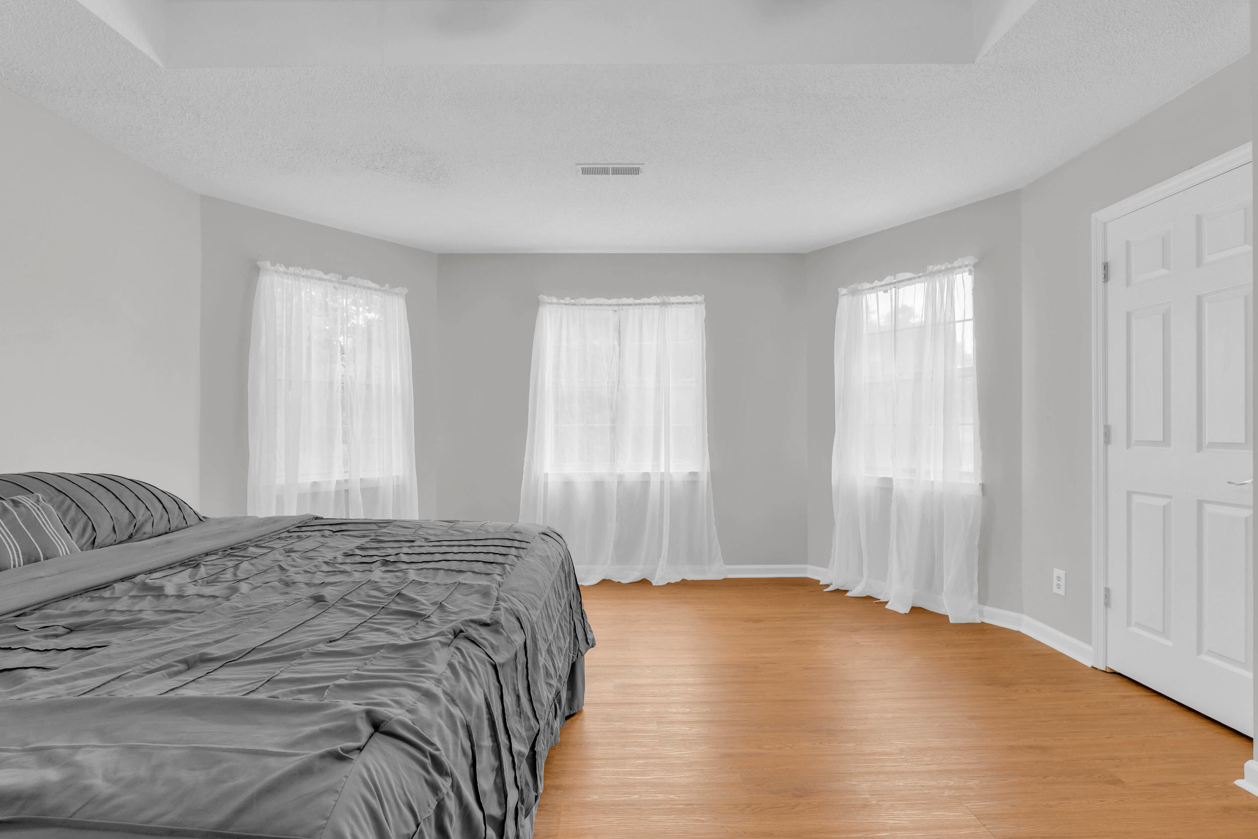 7701 Diamondhead Drive