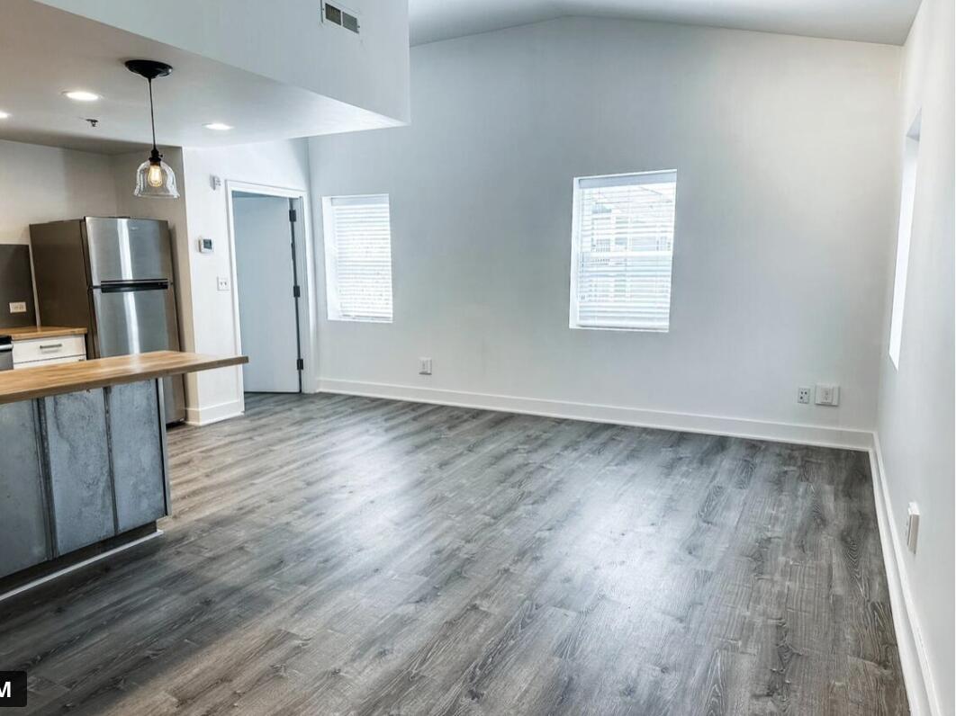 1590 Adams Street, 210