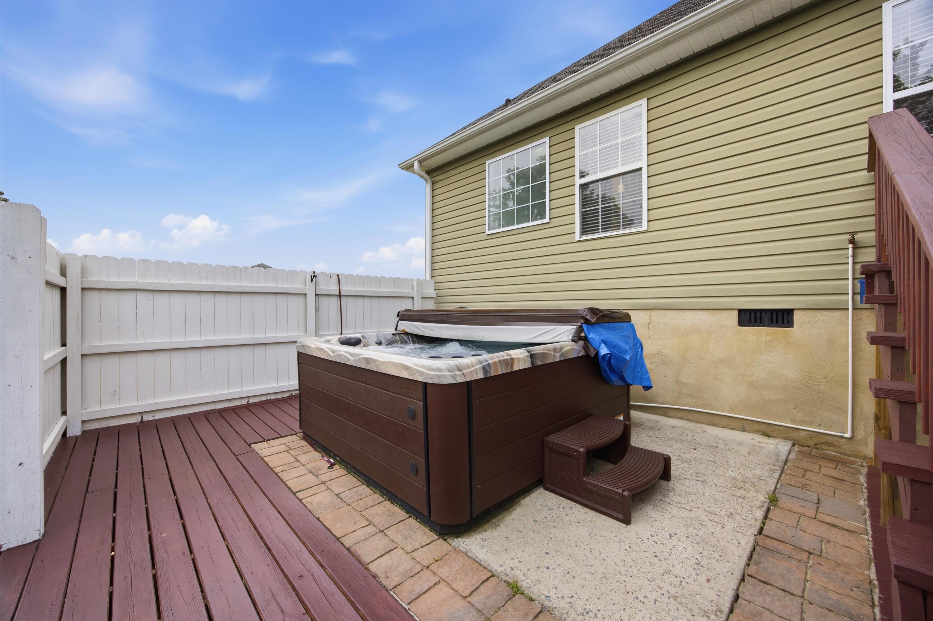 6807 Grazing Lane