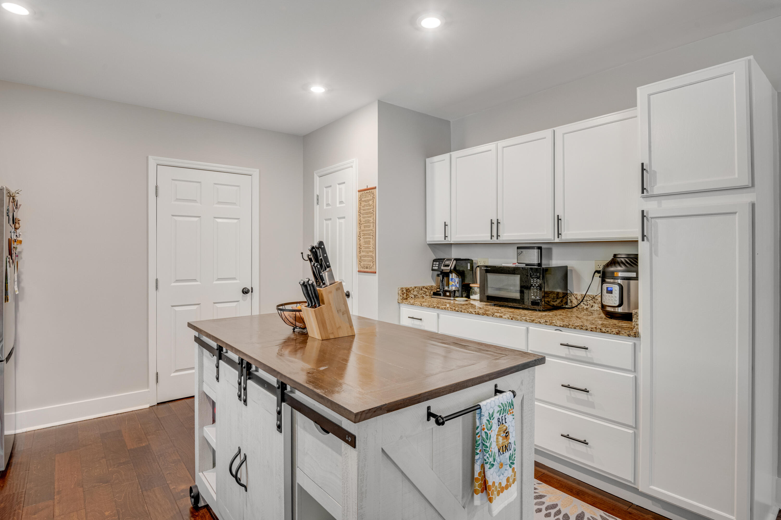 6927 Flagstone Drive