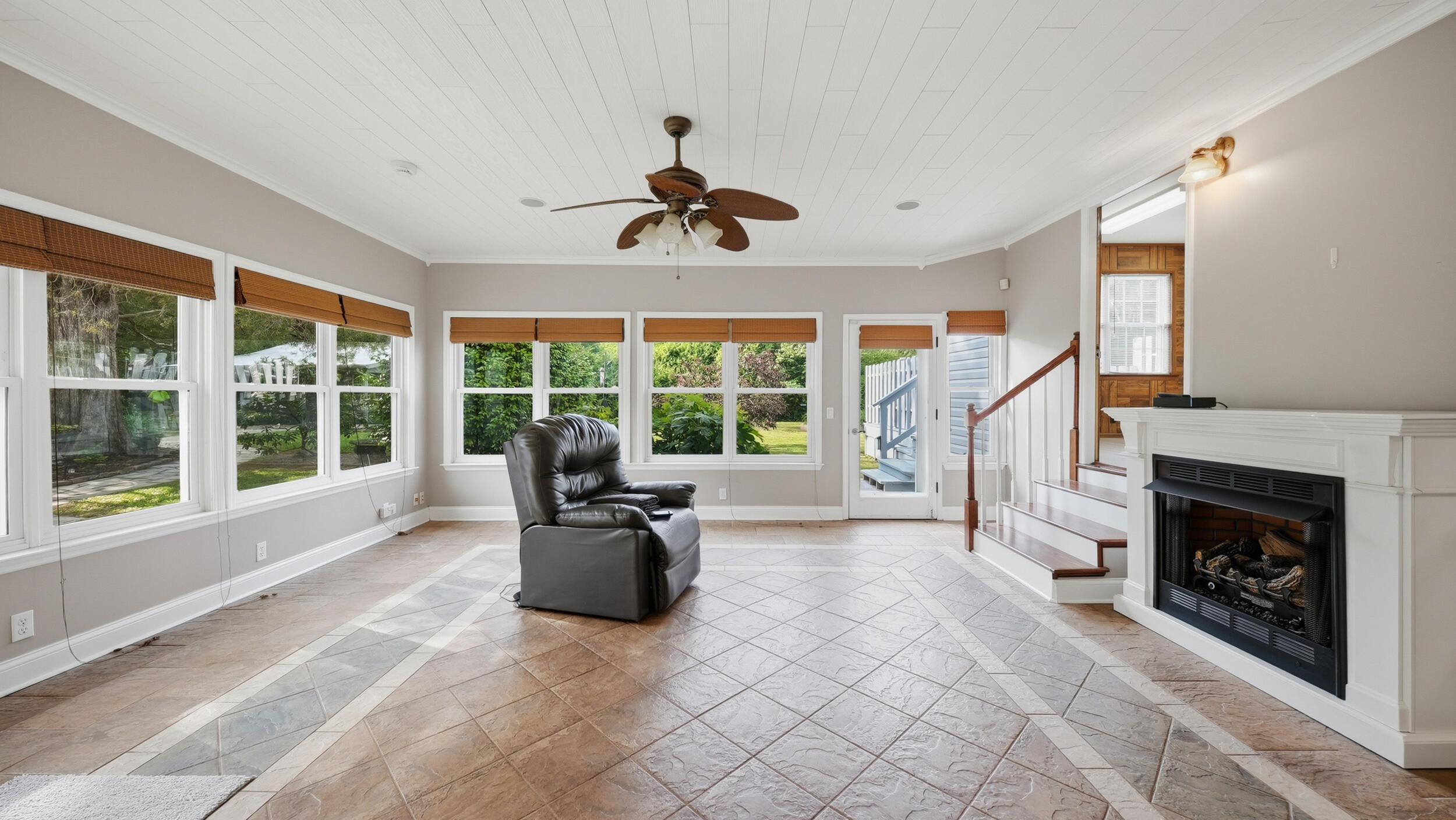 605 Falls View Drive