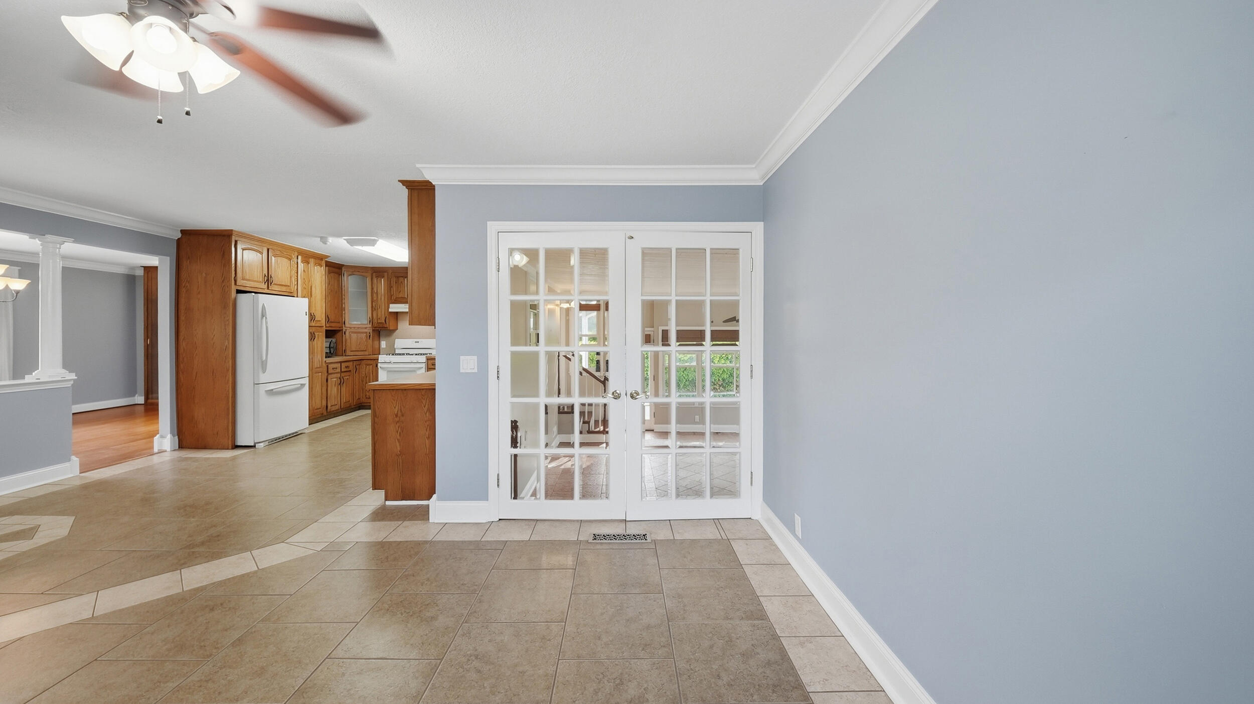 605 Falls View Drive