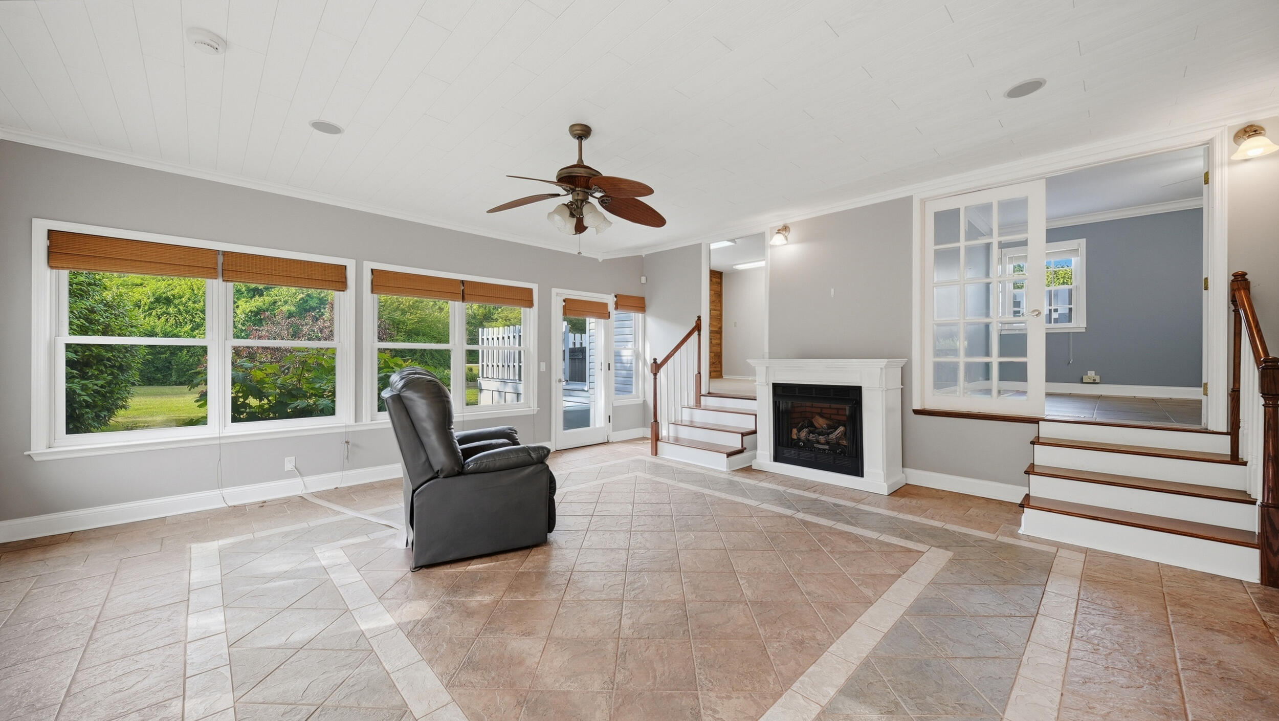 605 Falls View Drive