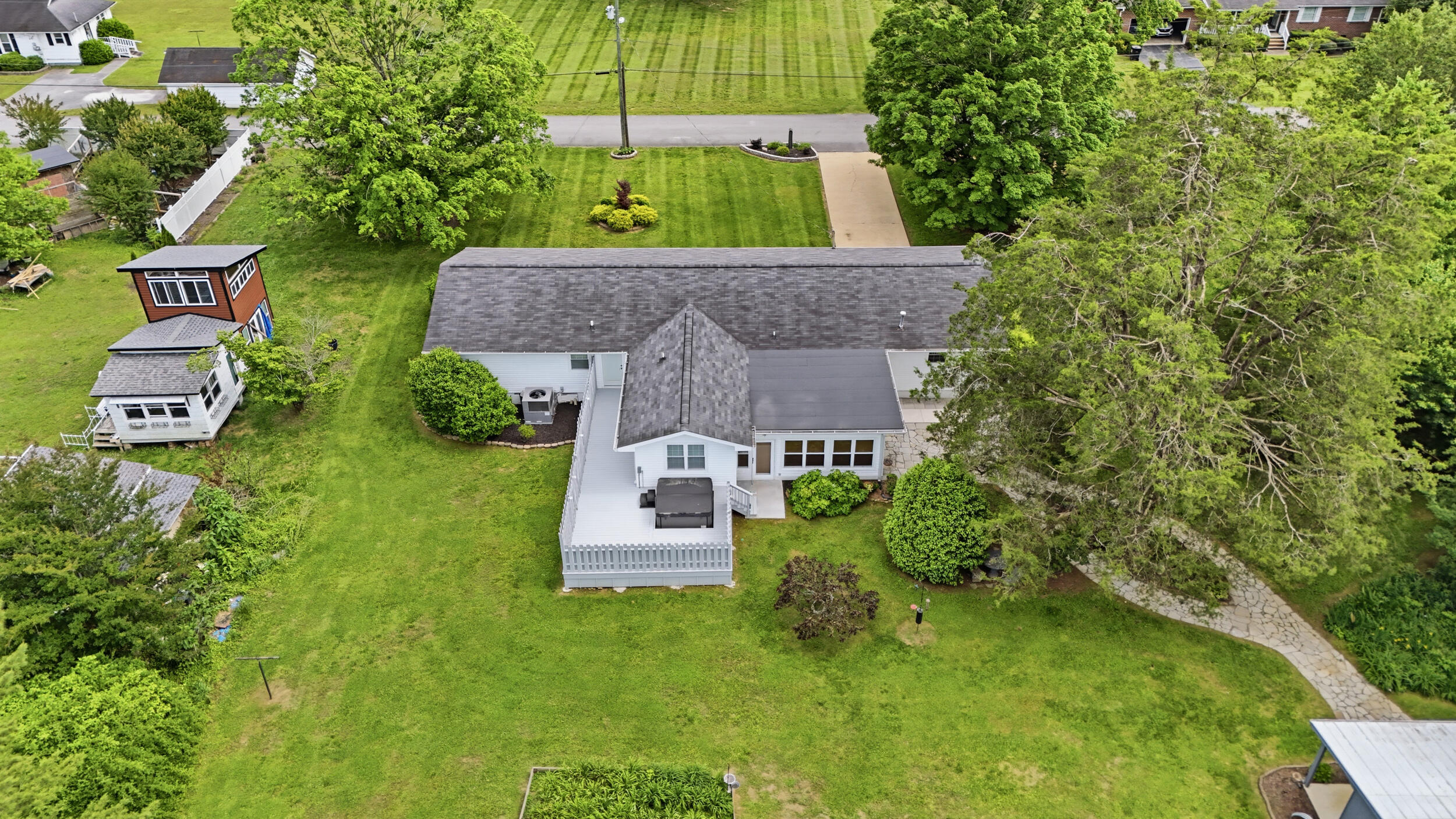 605 Falls View Drive
