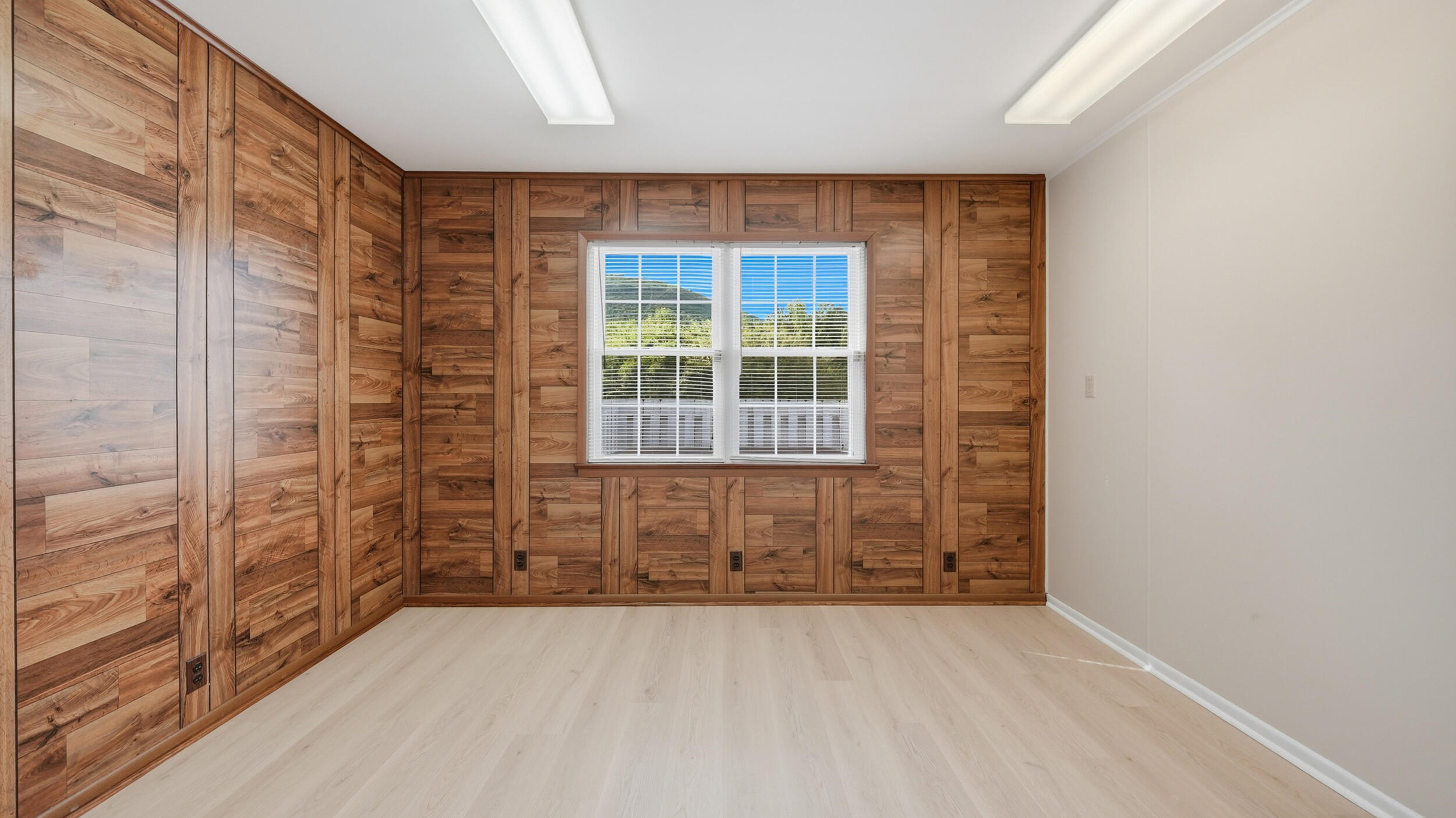 605 Falls View Drive