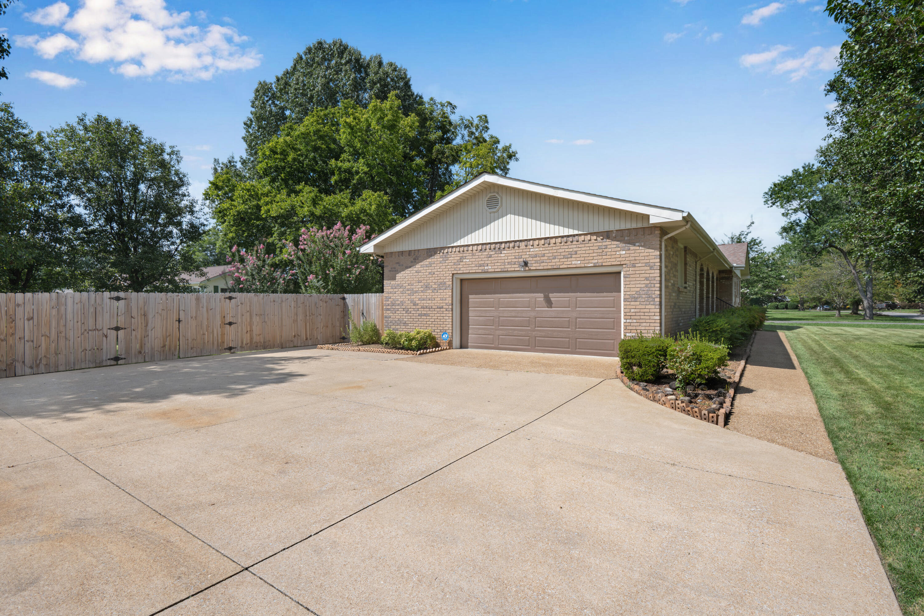 154 Valleybrook Circle