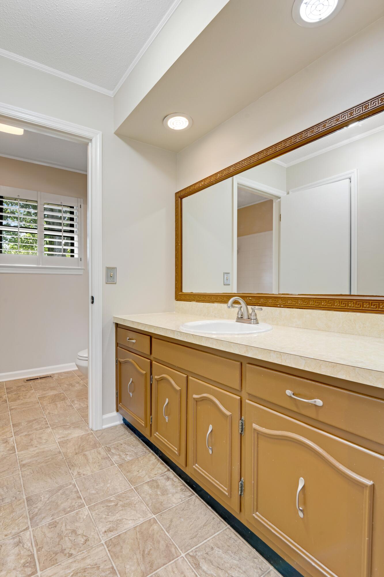 154 Valleybrook Circle