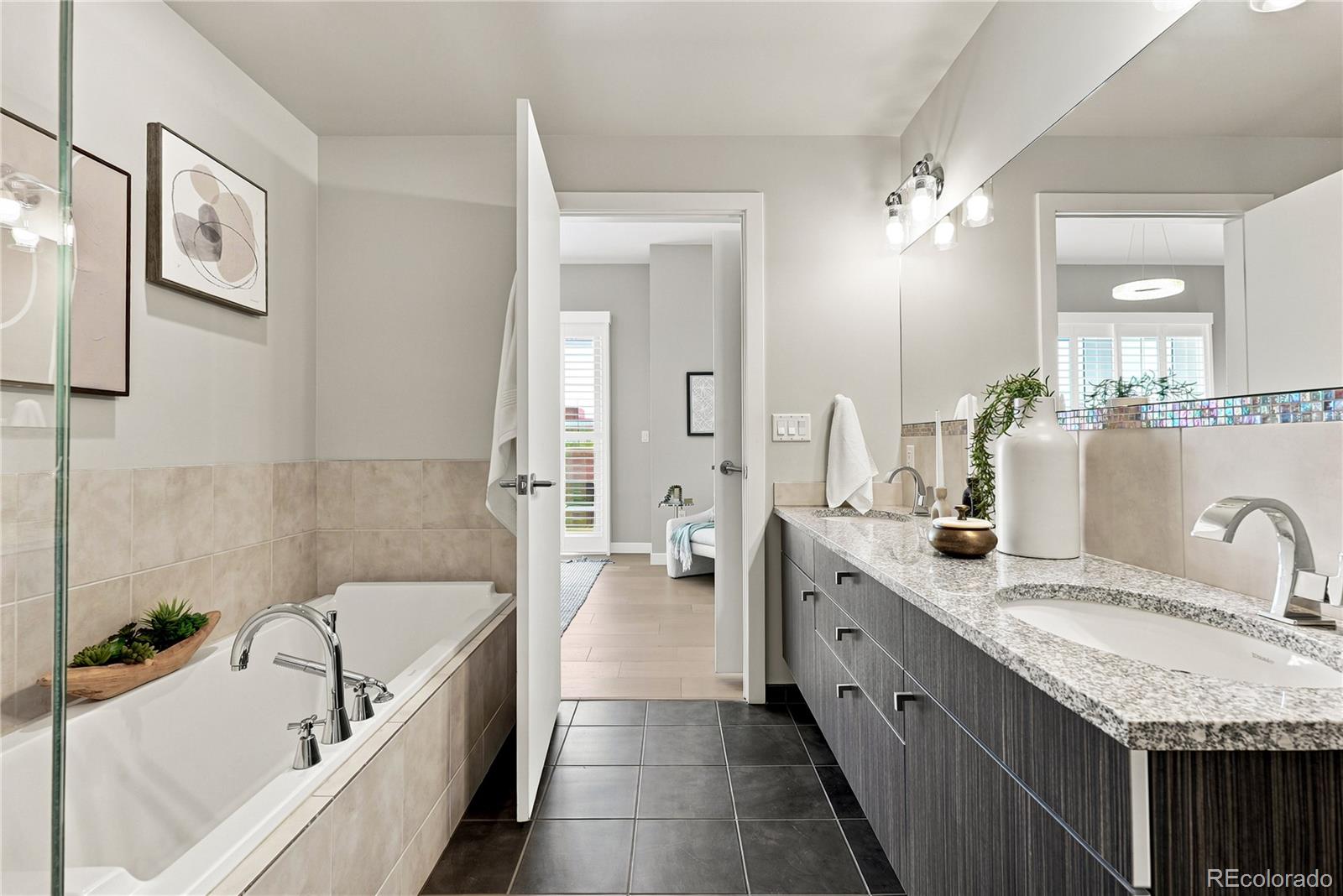 410 Acoma Street Unit: 211