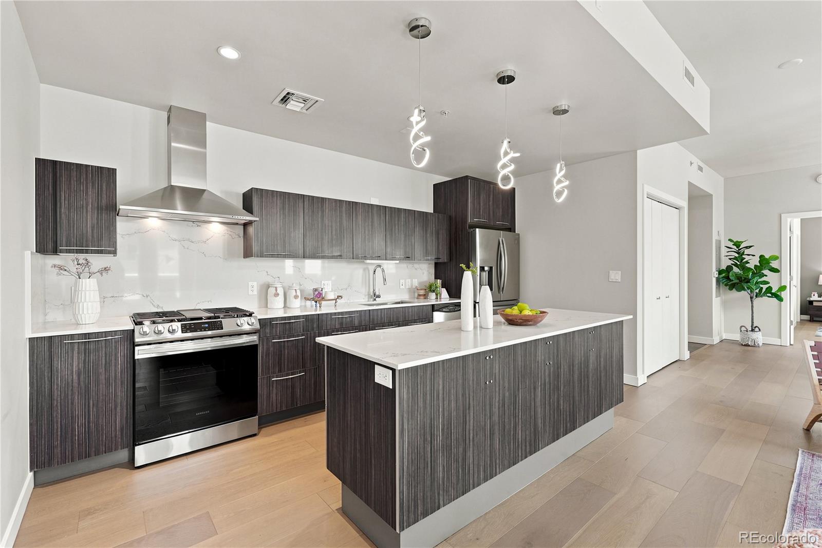 410 Acoma Street Unit: 211